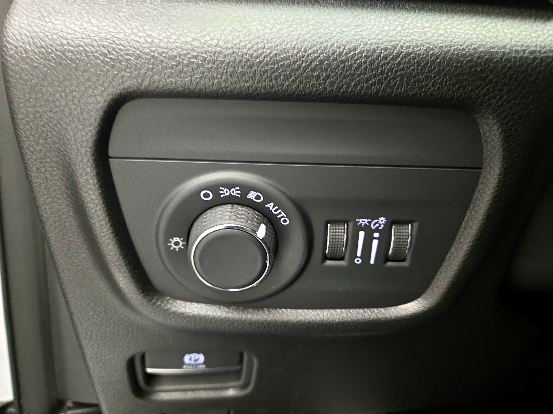 Thumbnail: 2023 Jeep Grand Cherokee - 13