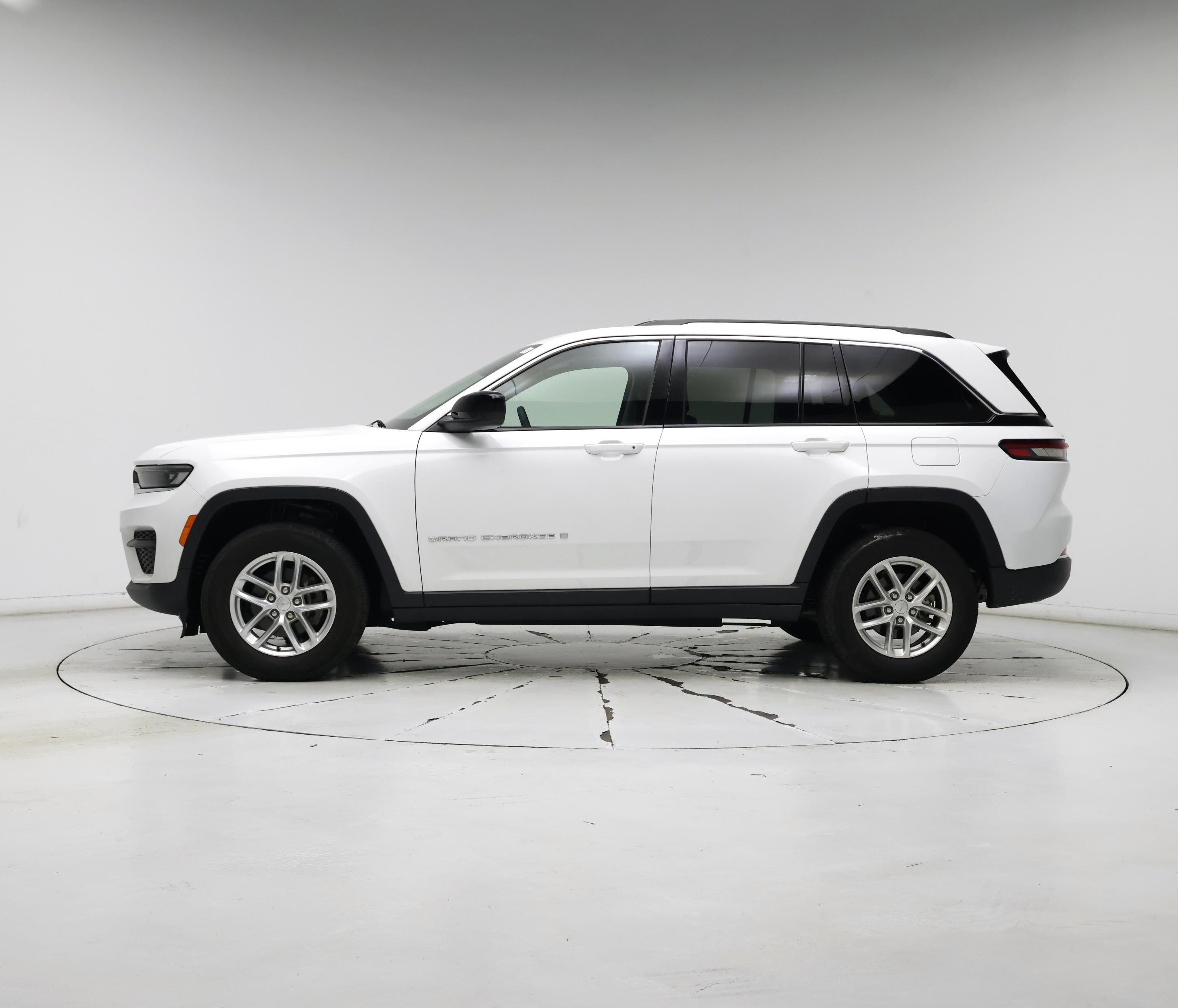 Thumbnail: 2023 Jeep Grand Cherokee - 3