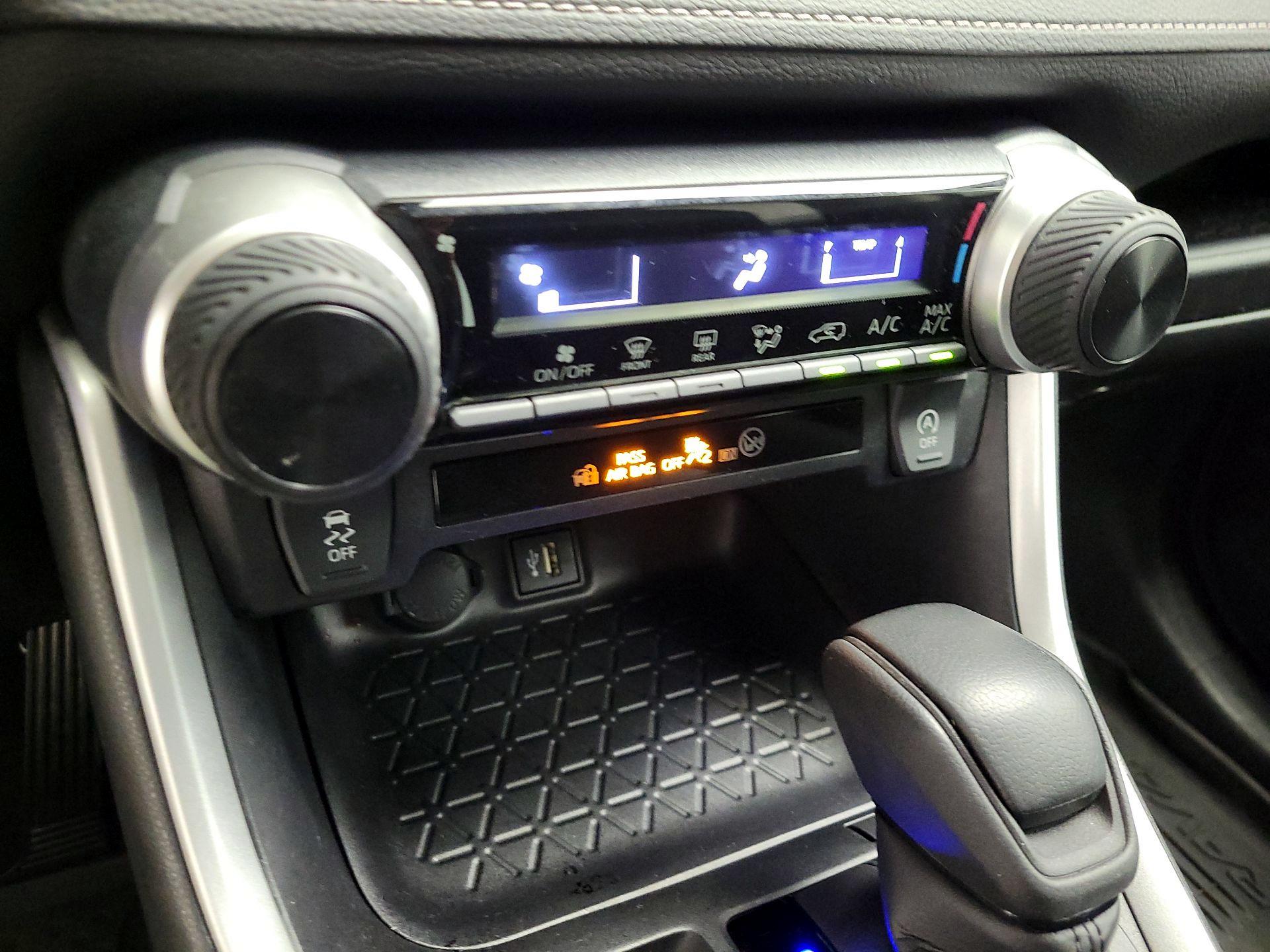 Thumbnail: 2024 Toyota RAV4 - 17