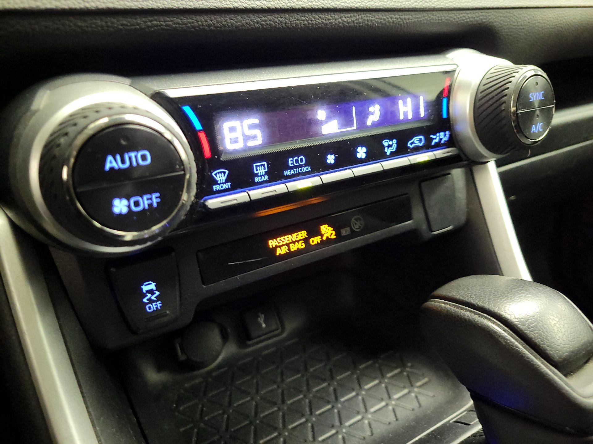 Thumbnail: 2022 Toyota RAV4 - 16