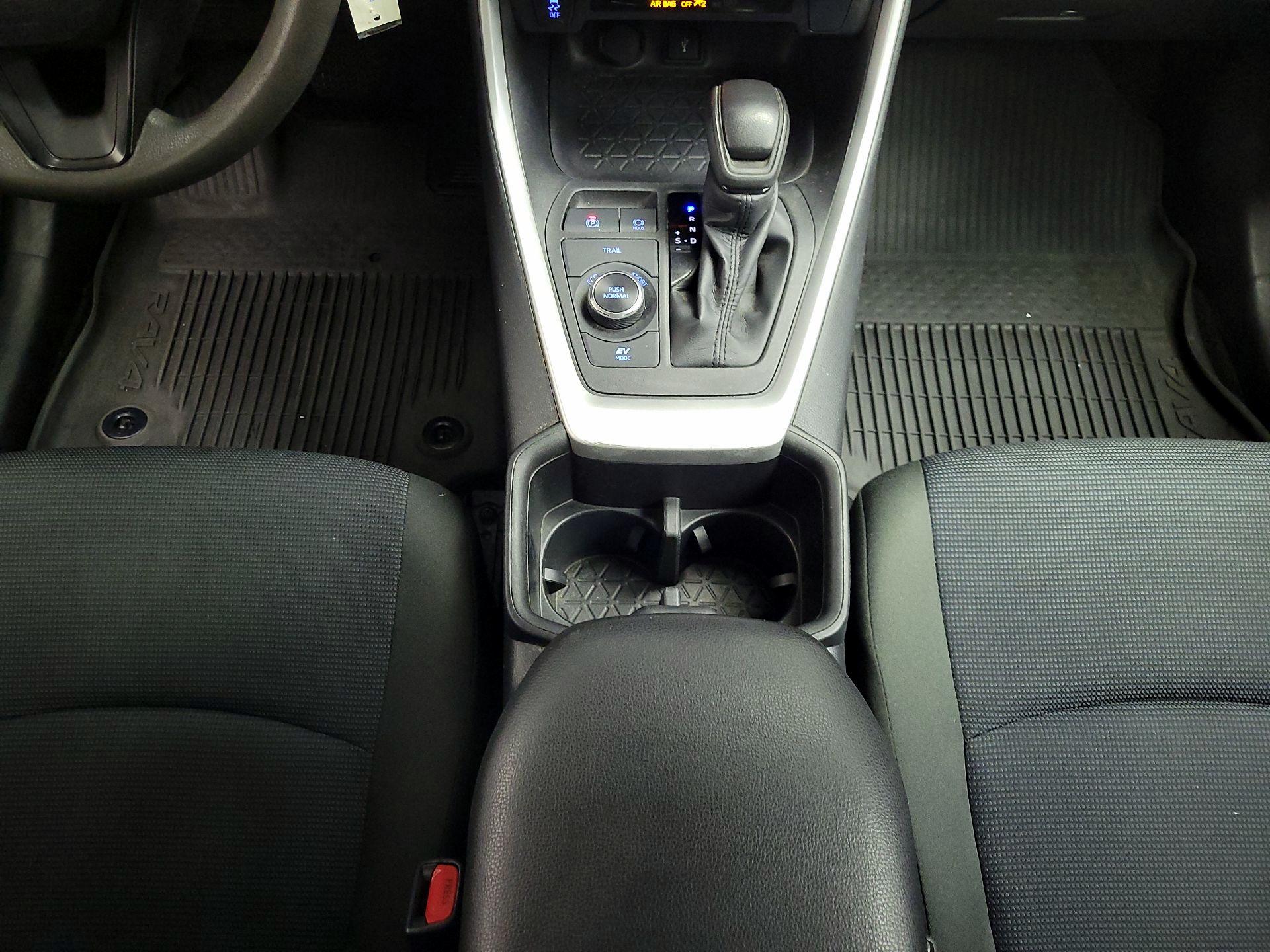 Thumbnail: 2022 Toyota RAV4 - 17