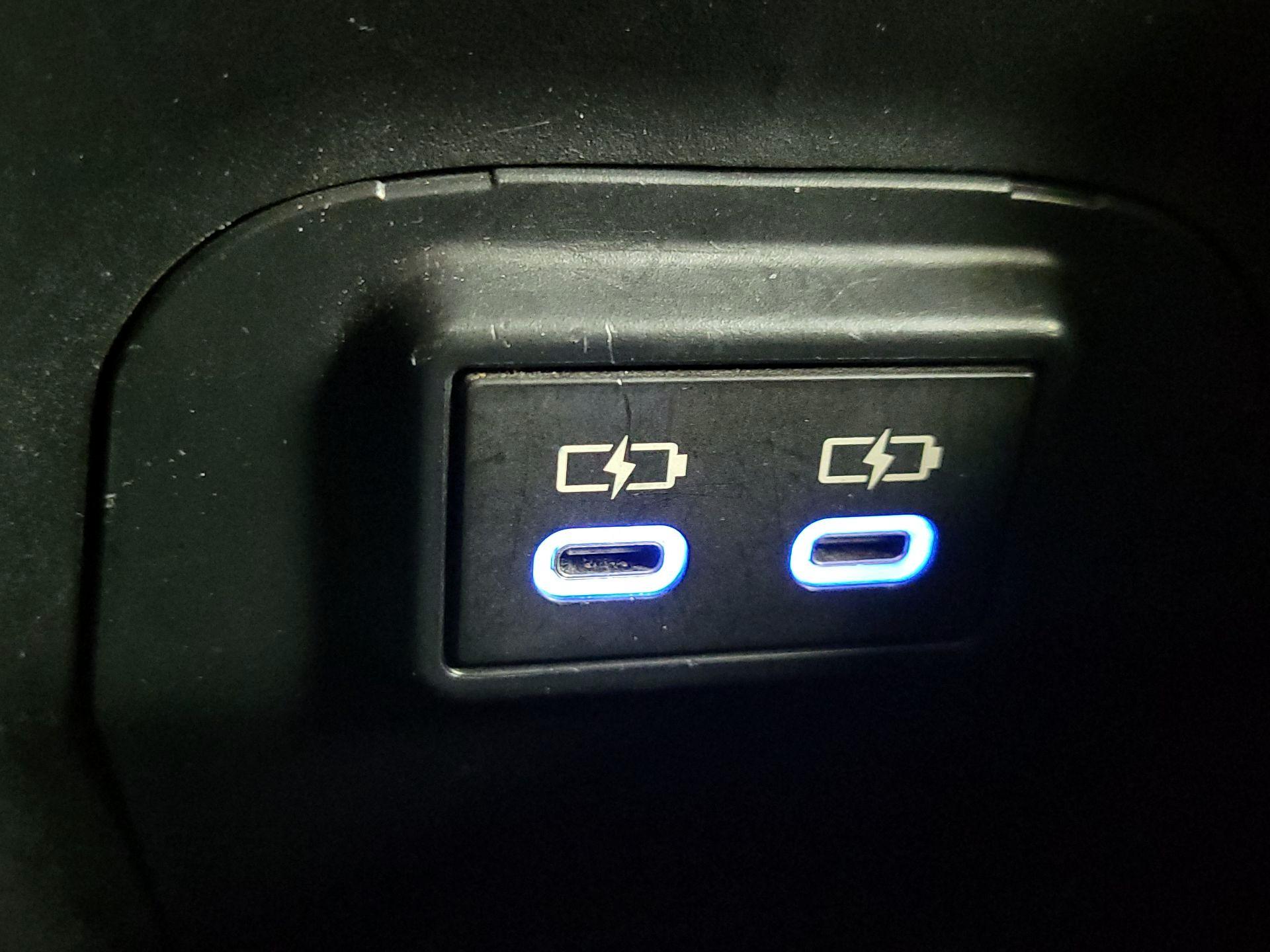 Thumbnail: 2022 Toyota RAV4 - 18