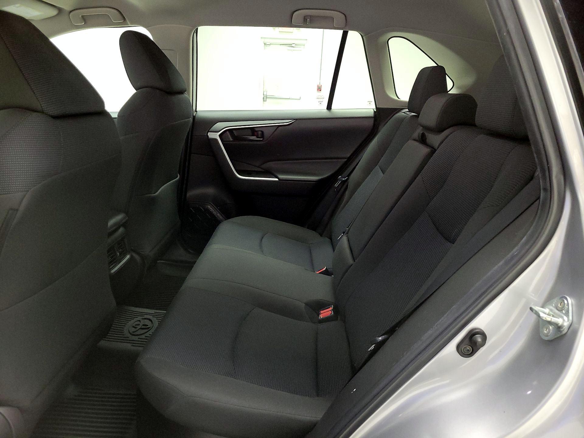 Thumbnail: 2022 Toyota RAV4 - 19