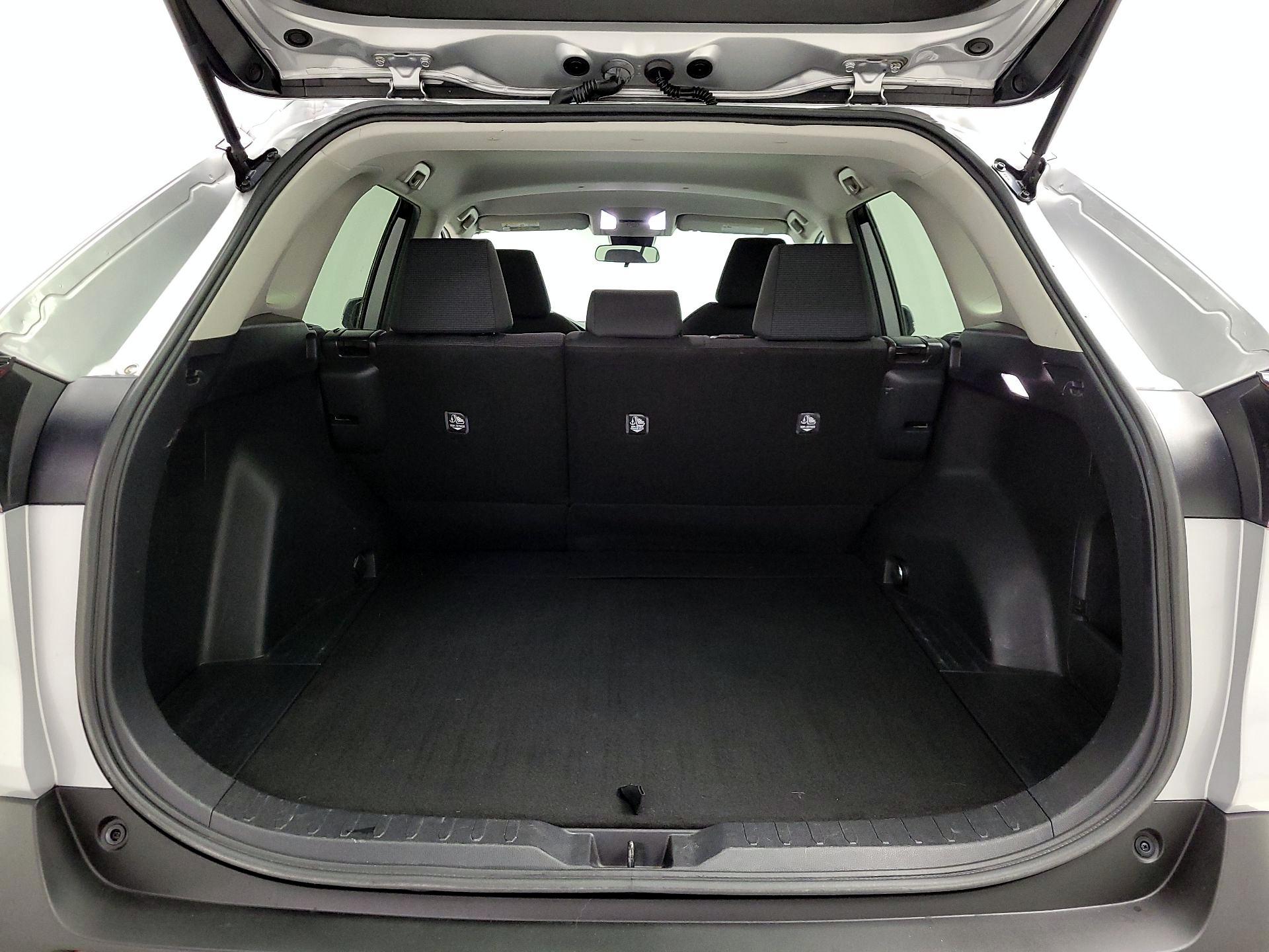 Thumbnail: 2022 Toyota RAV4 - 20