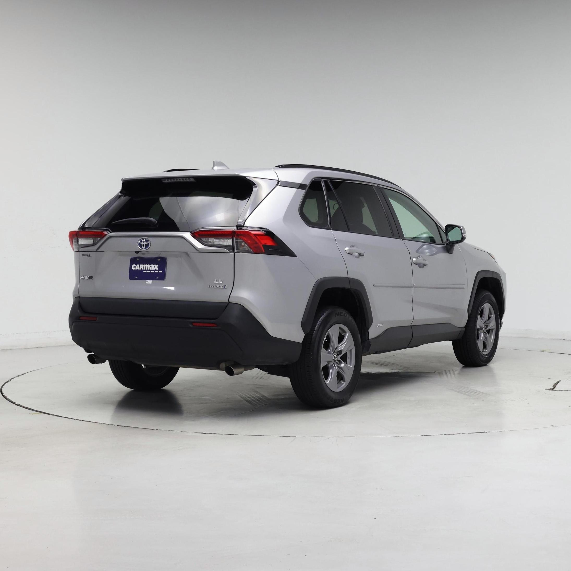 Thumbnail: 2022 Toyota RAV4 - 8