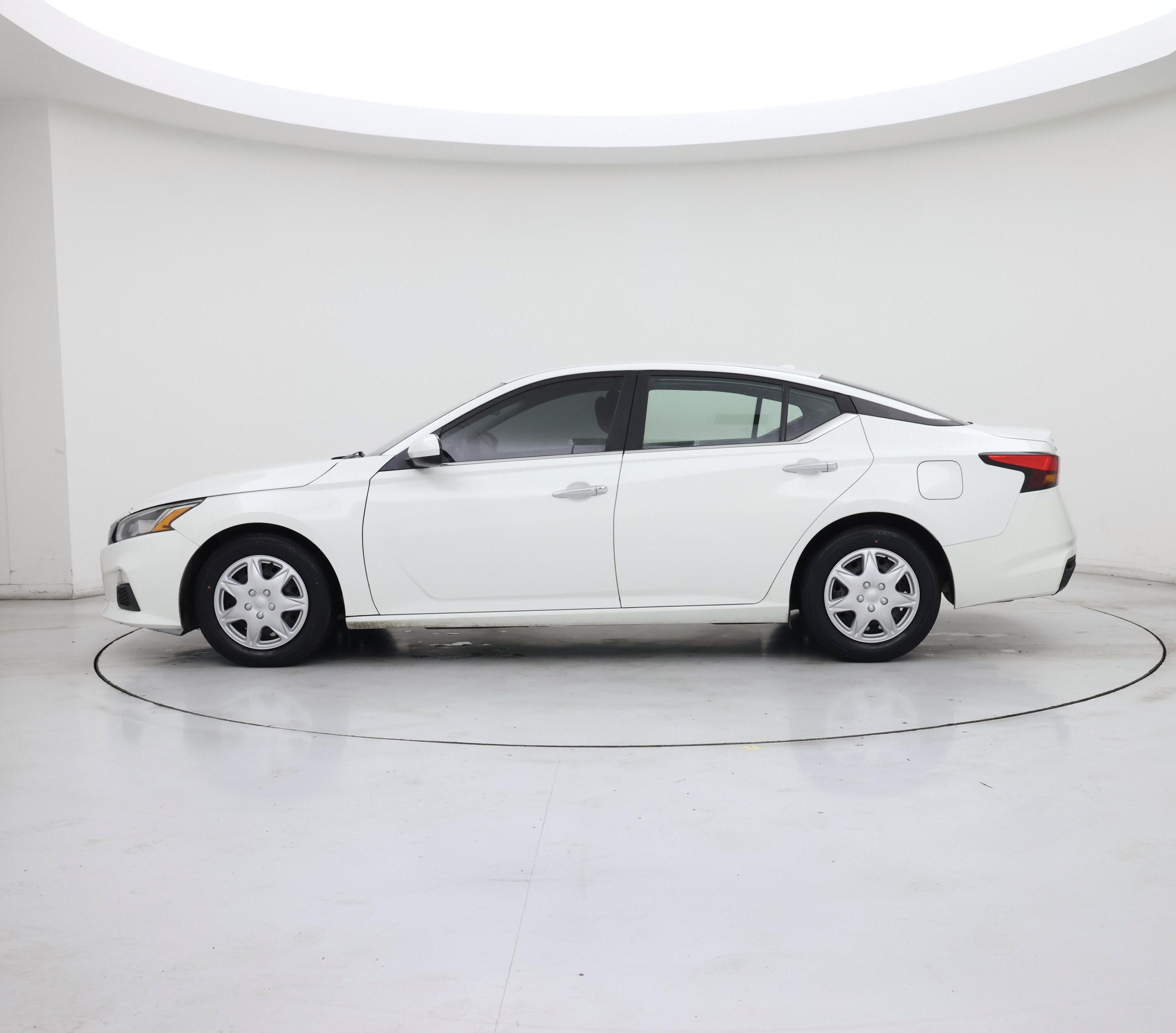 Thumbnail: 2020 Nissan Altima - 3