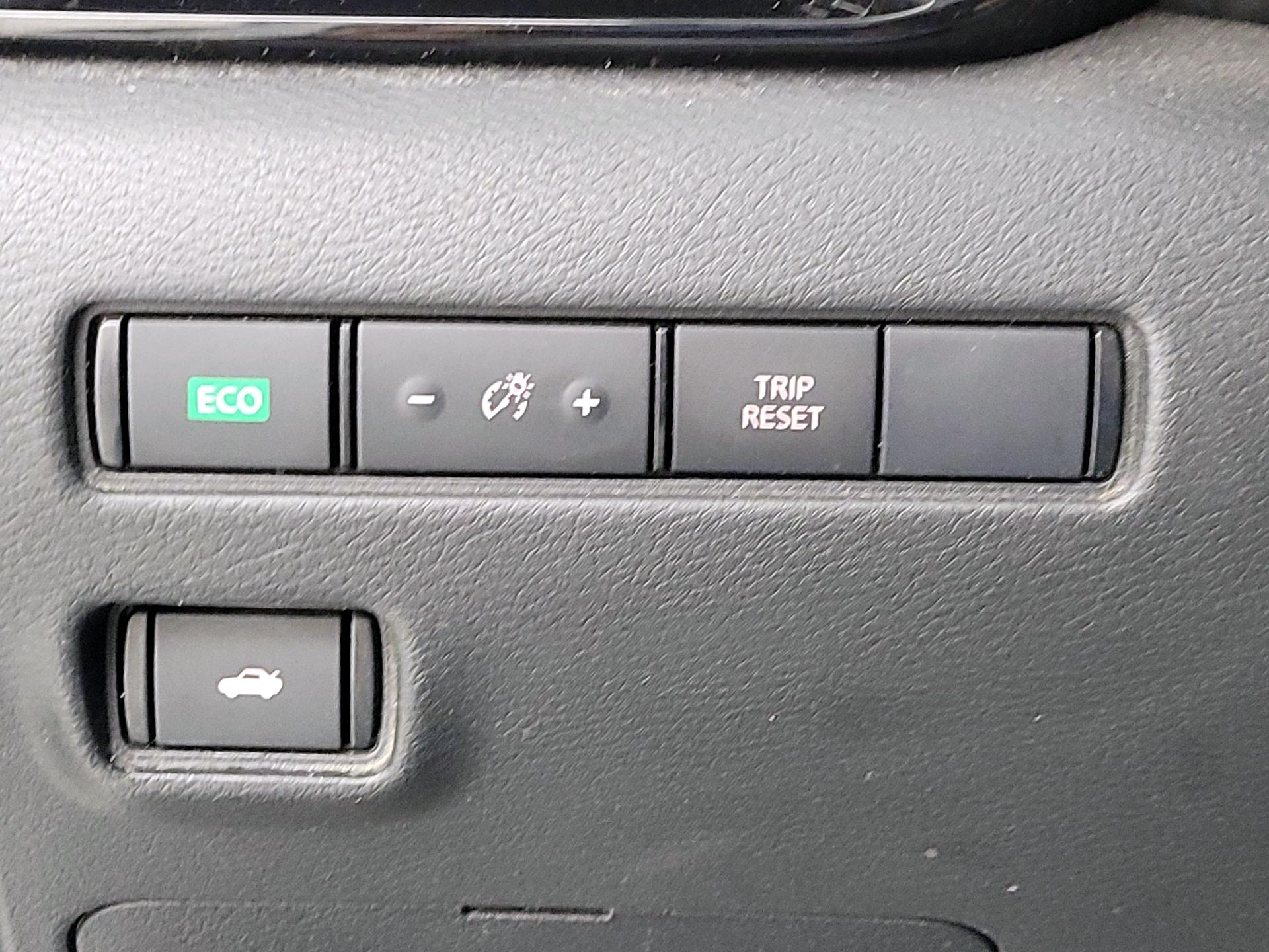 Thumbnail: 2020 Nissan Sentra - 13