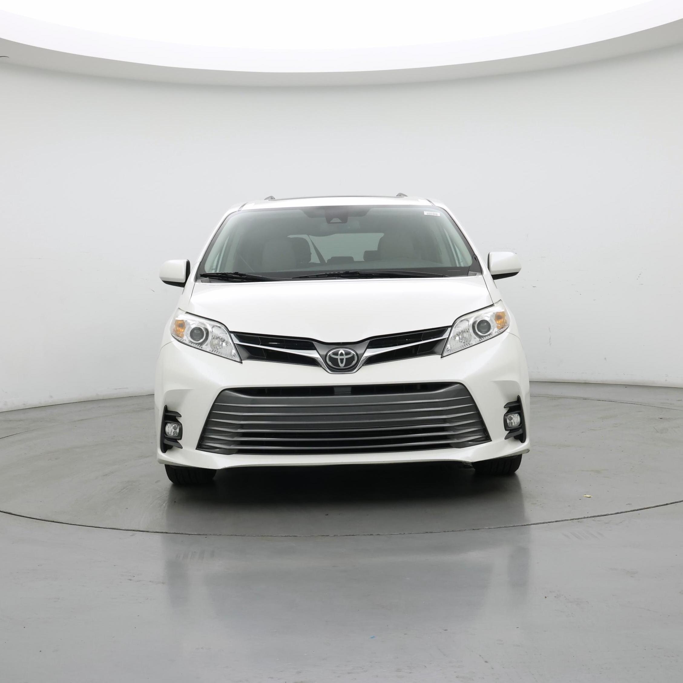 Thumbnail: 2019 Toyota Sienna - 5