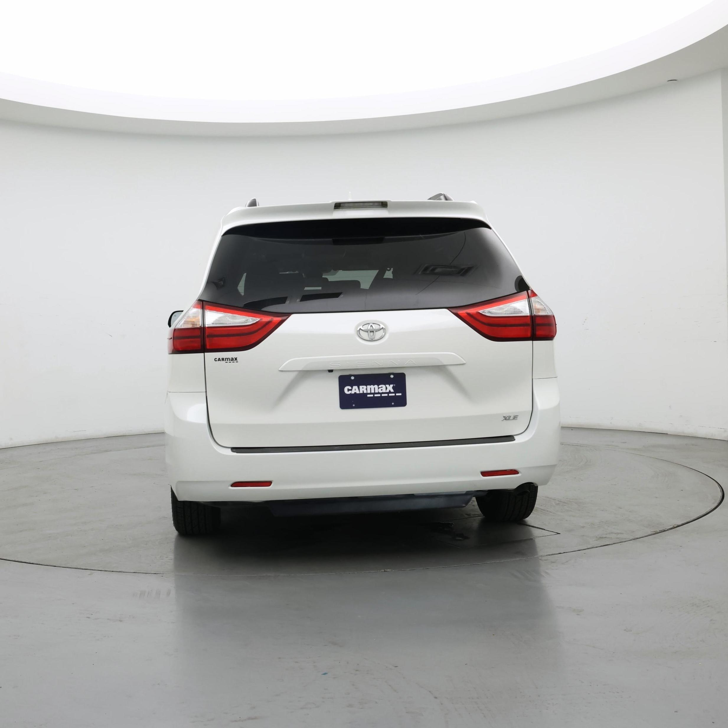 Thumbnail: 2019 Toyota Sienna - 6