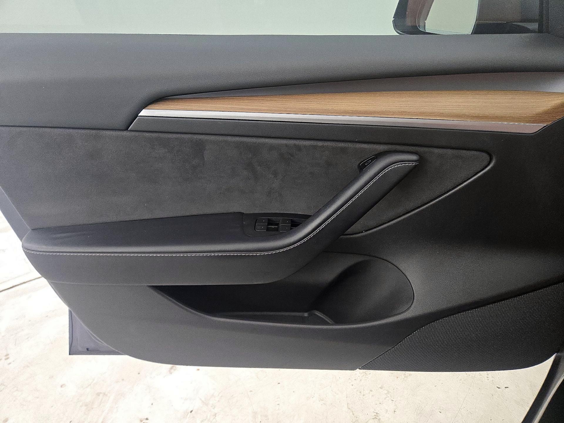 Thumbnail: 2023 Tesla Model 3 - 12