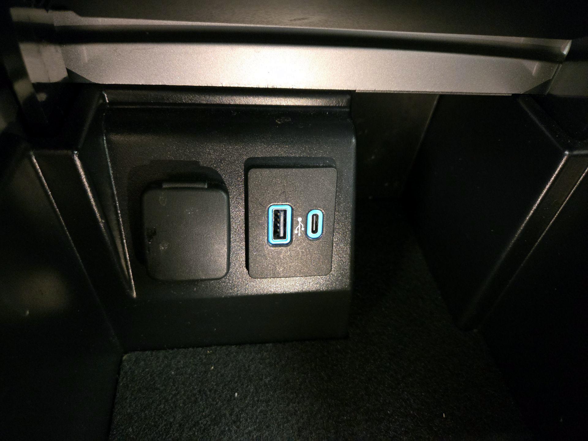 Thumbnail: 2023 Ford Explorer - 18