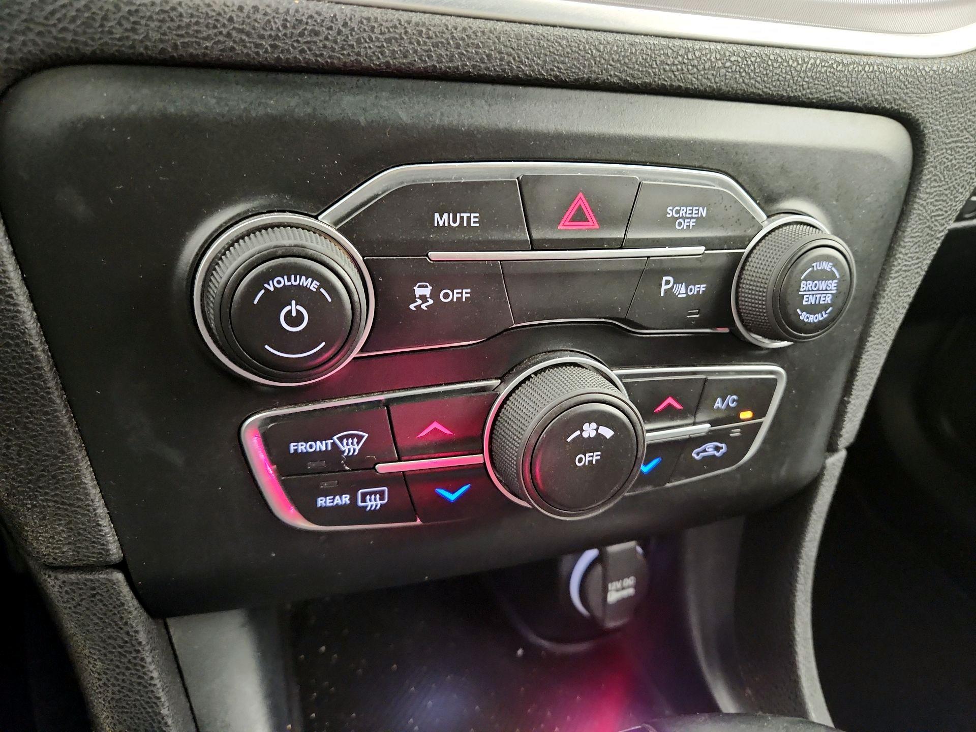 Thumbnail: 2022 Dodge Charger - 16