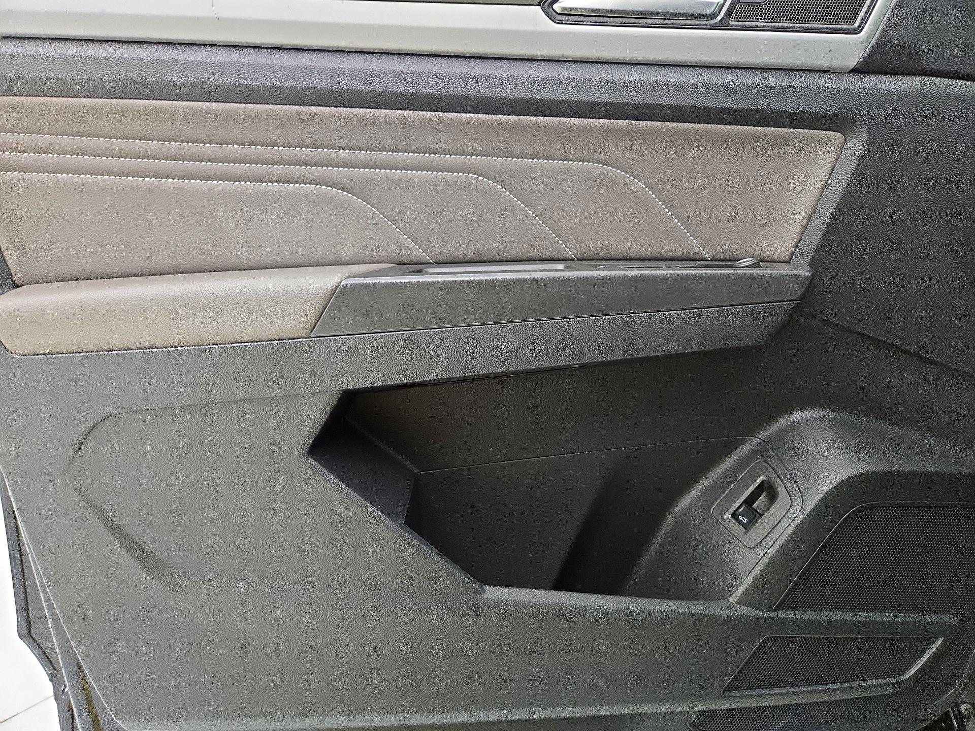 Thumbnail: 2023 Volkswagen Atlas - 12