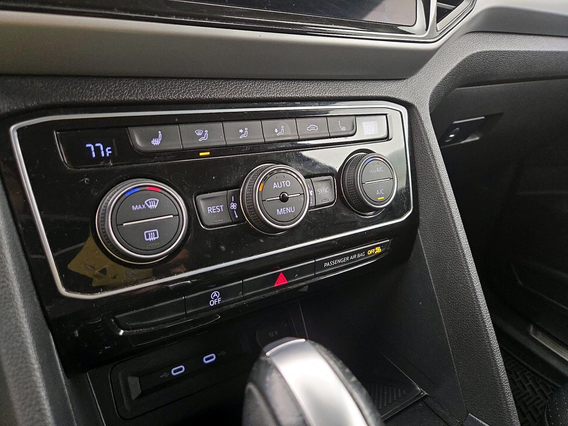 Thumbnail: 2023 Volkswagen Atlas - 16