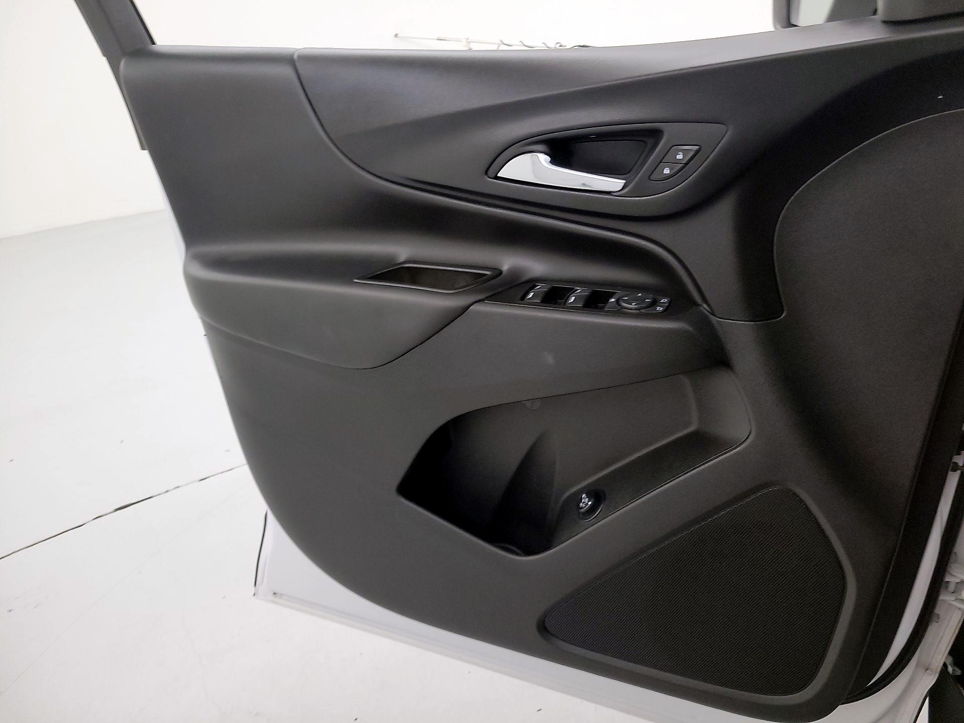 Thumbnail: 2022 Chevrolet Equinox - 12