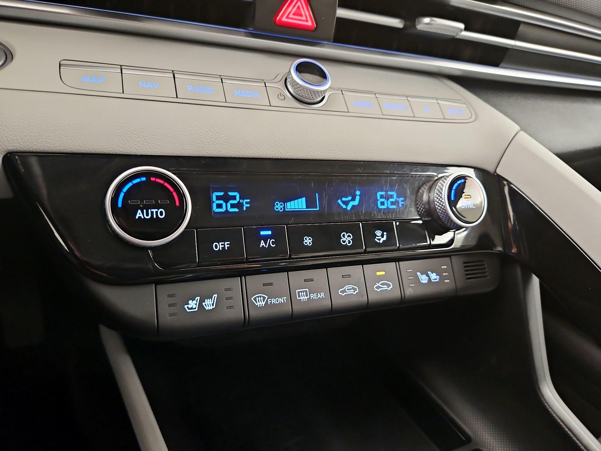 Thumbnail: 2023 Hyundai Elantra - 17