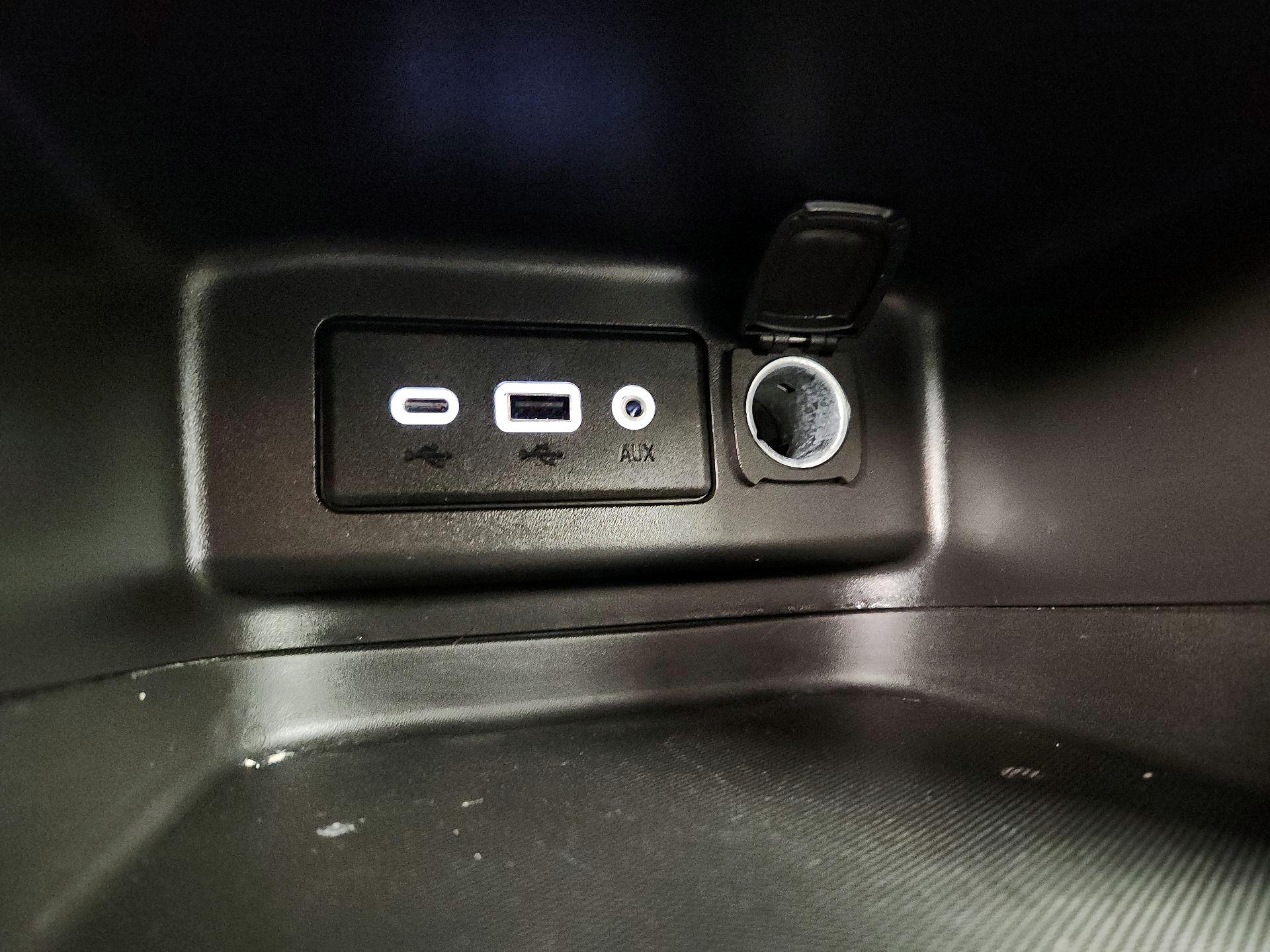 Thumbnail: 2023 Chevrolet Equinox - 18