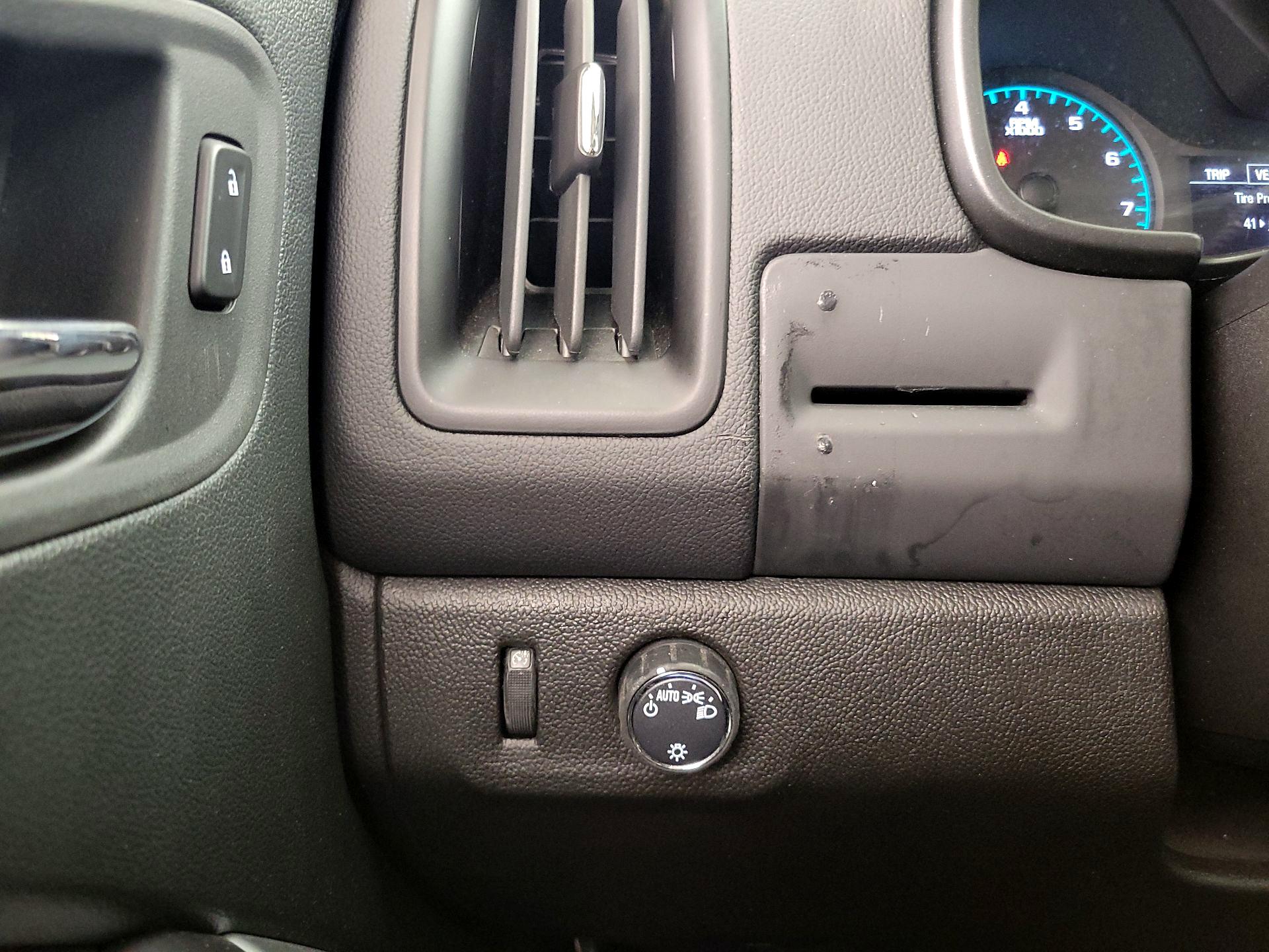 Thumbnail: 2022 Chevrolet Colorado - 13