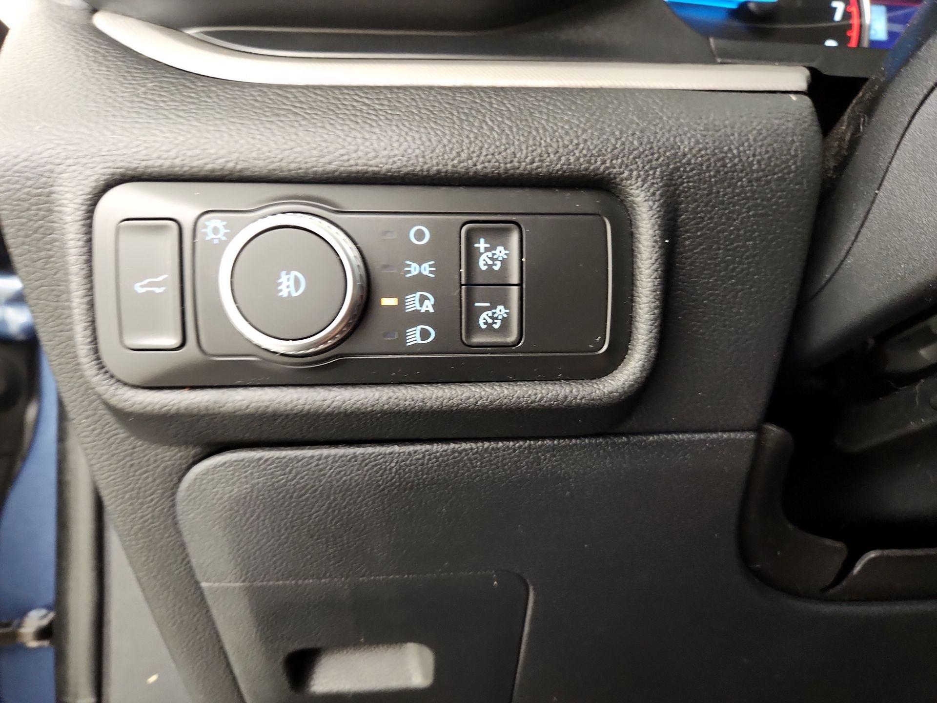 Thumbnail: 2020 Ford Explorer - 13