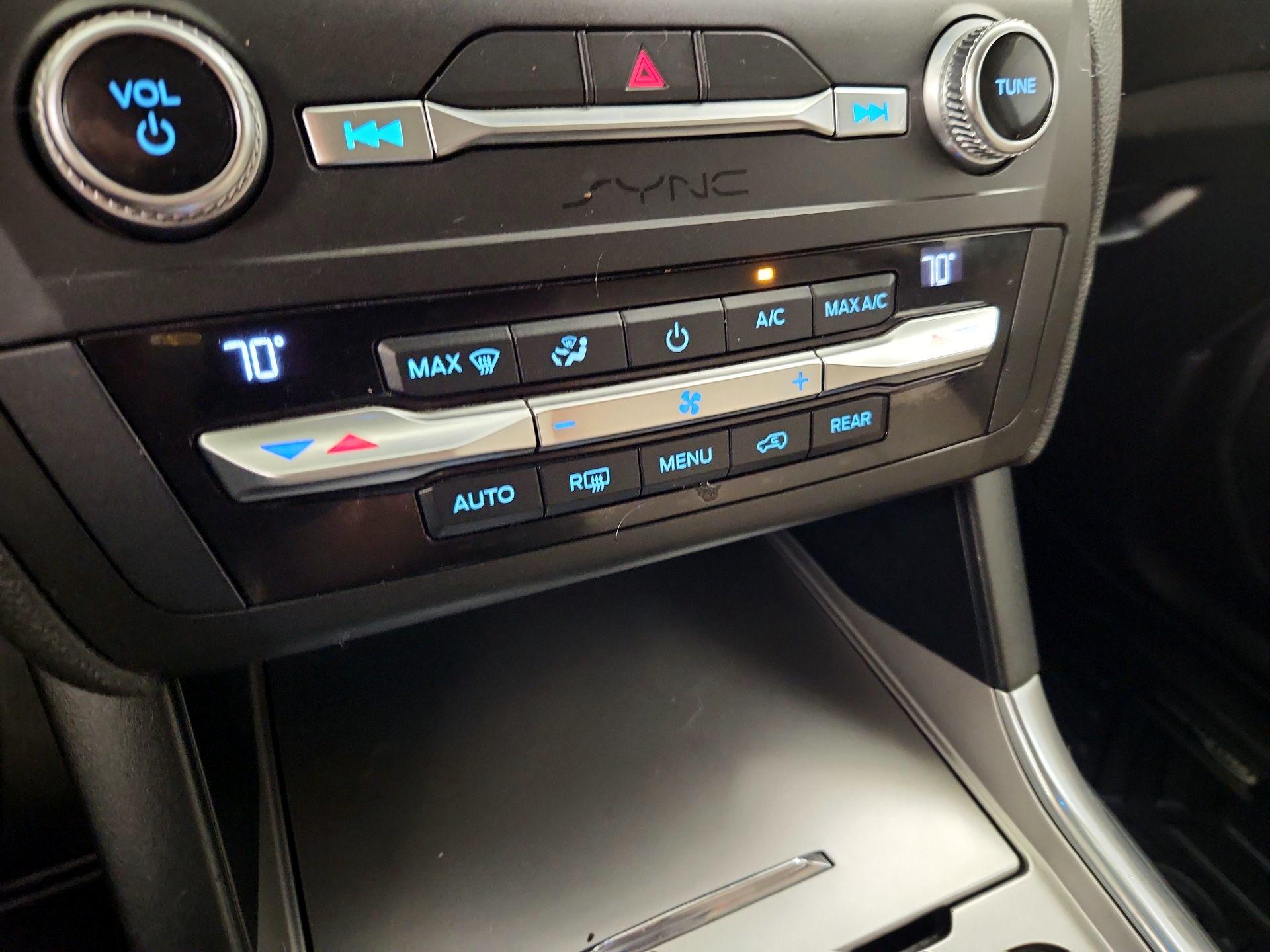 Thumbnail: 2020 Ford Explorer - 17