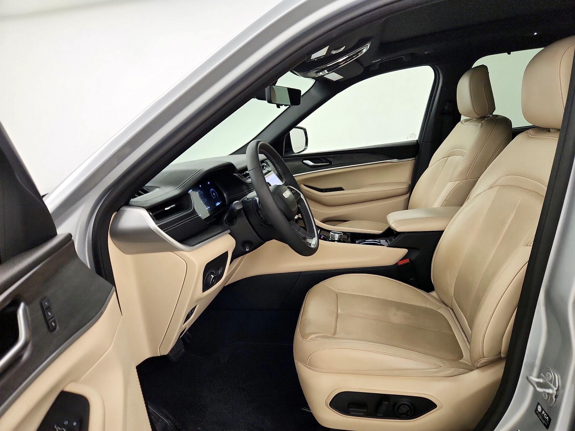 Thumbnail: 2023 Jeep Grand Cherokee L - 11