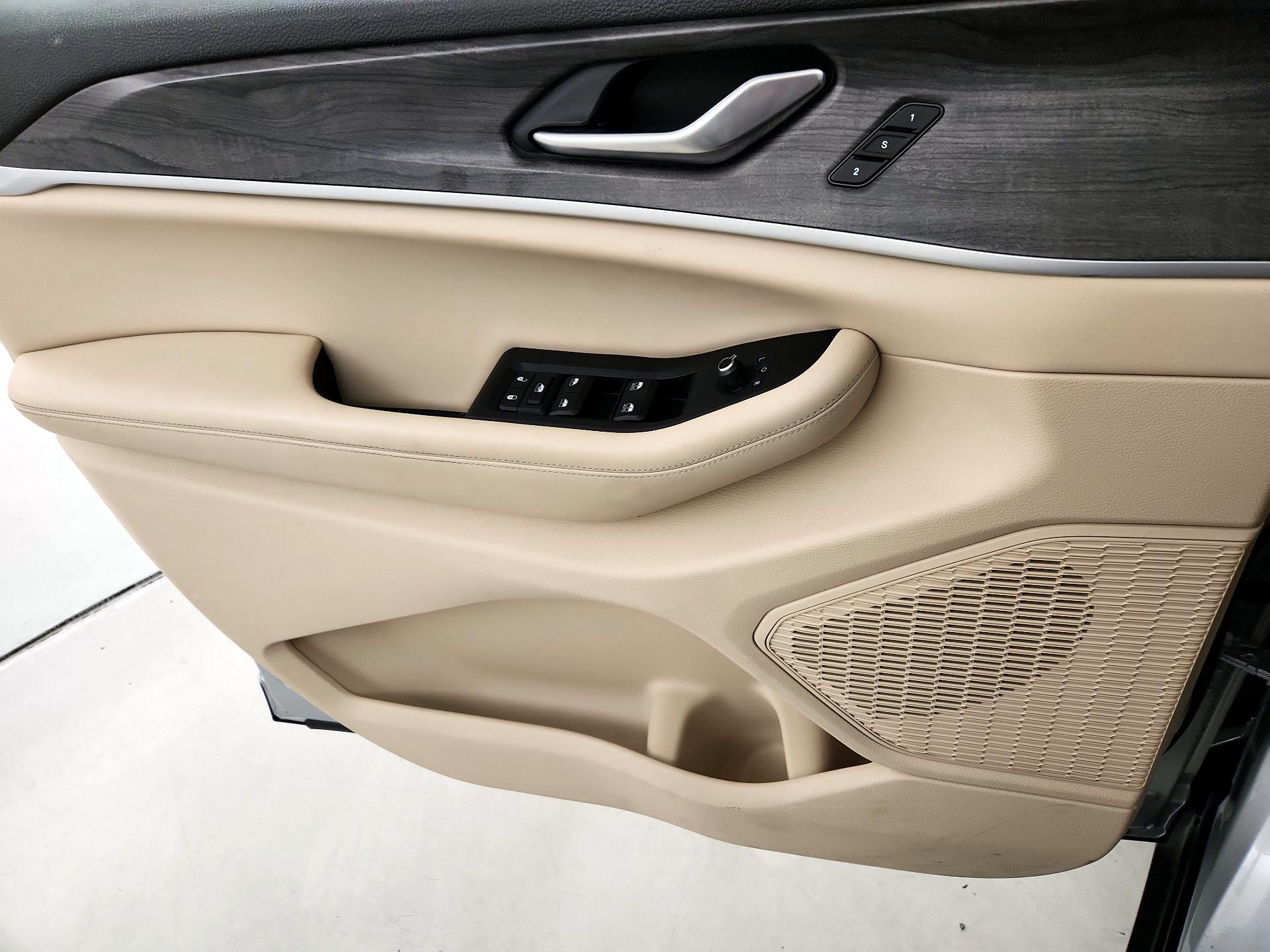 Thumbnail: 2023 Jeep Grand Cherokee L - 12