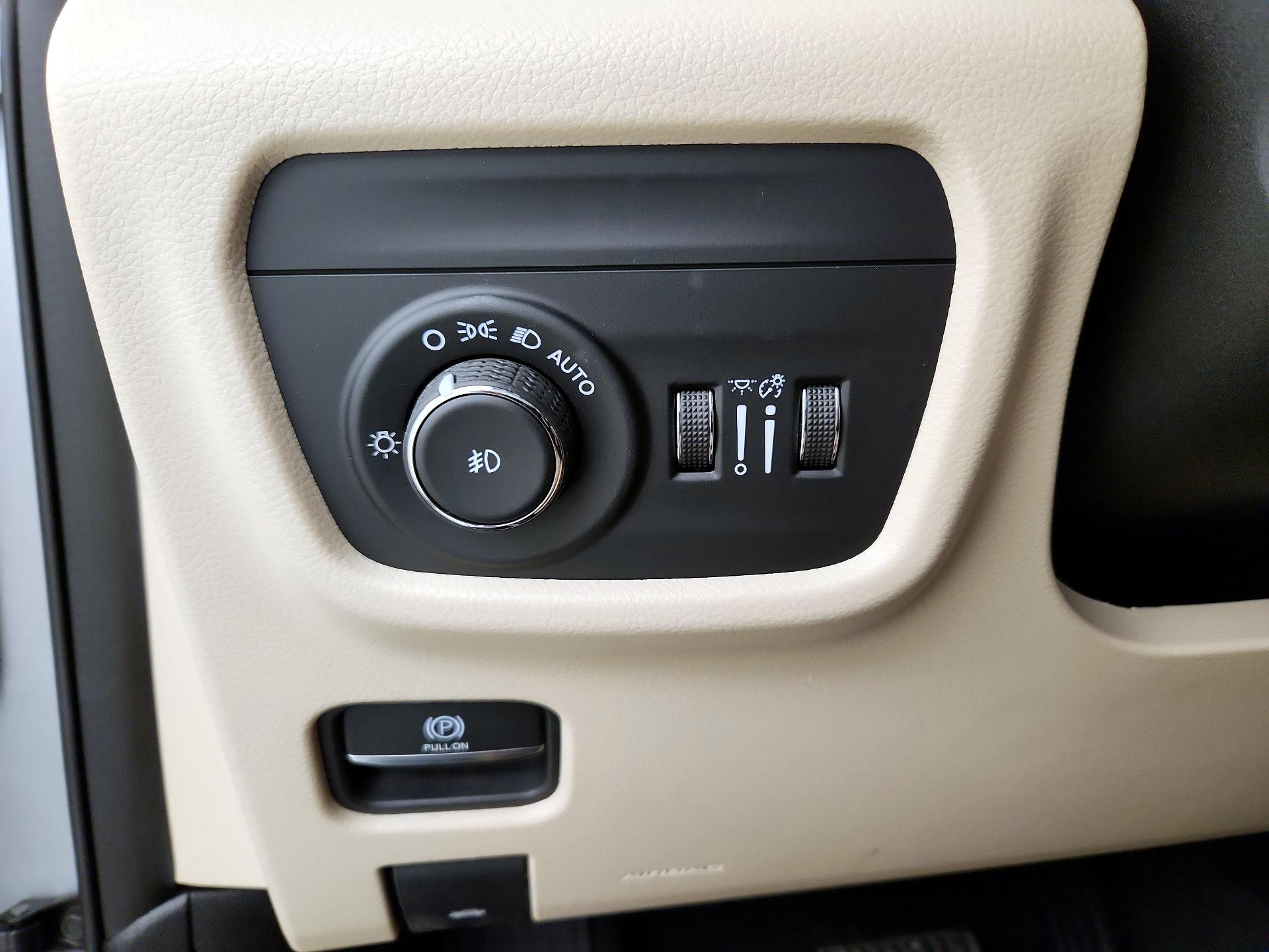 Thumbnail: 2023 Jeep Grand Cherokee L - 13