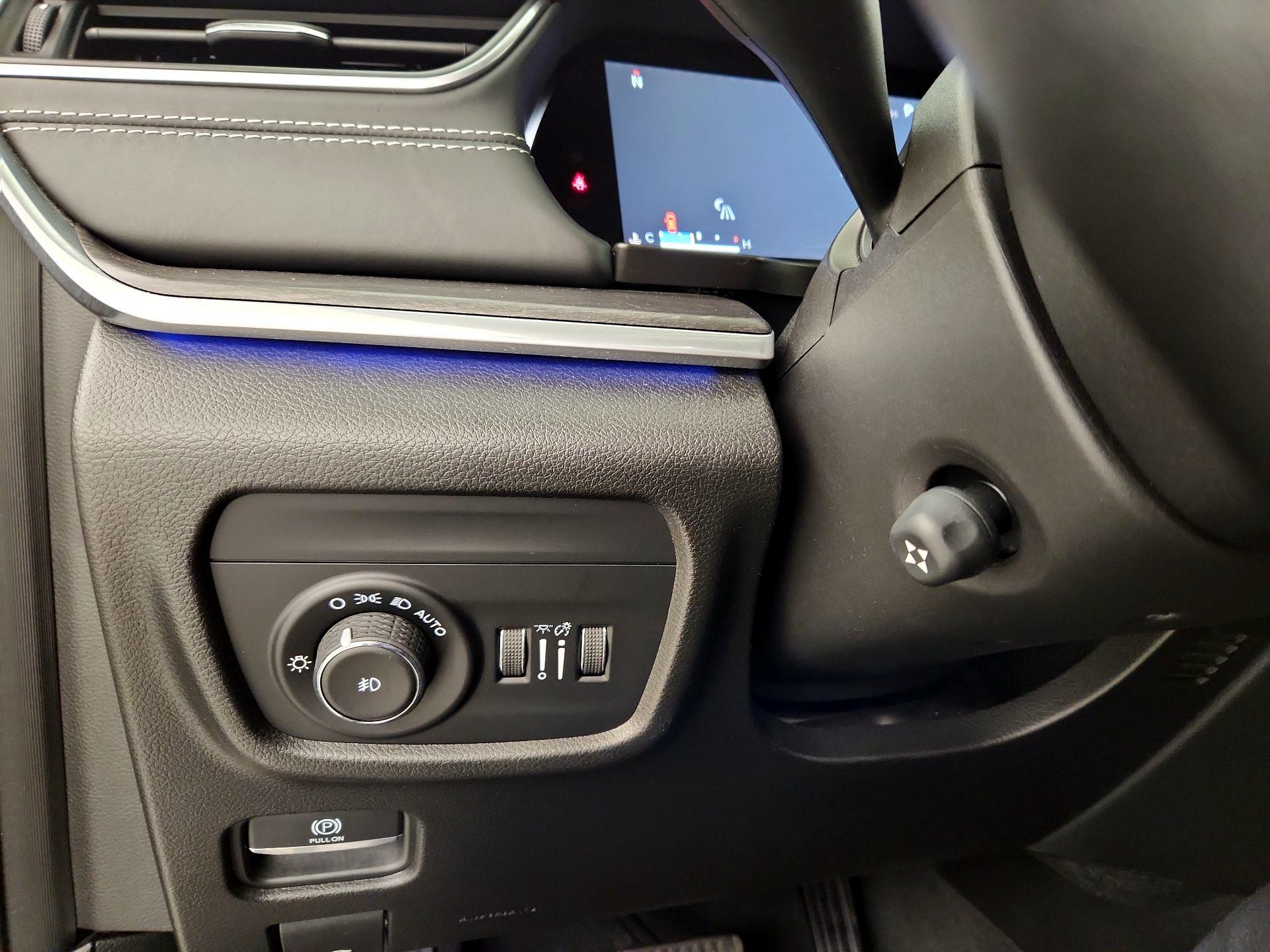 Thumbnail: 2022 Jeep Grand Cherokee - 13