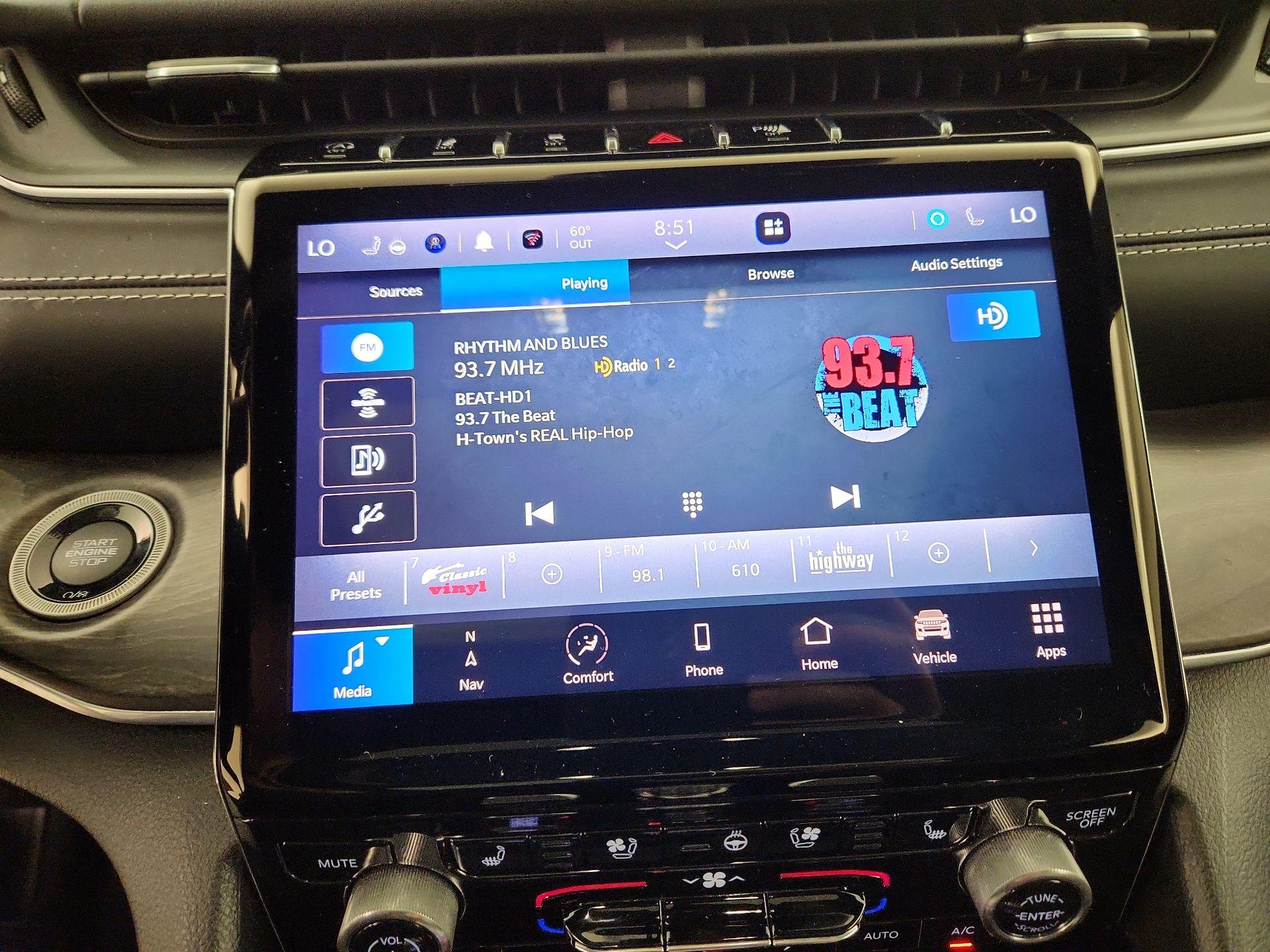 Thumbnail: 2022 Jeep Grand Cherokee - 16