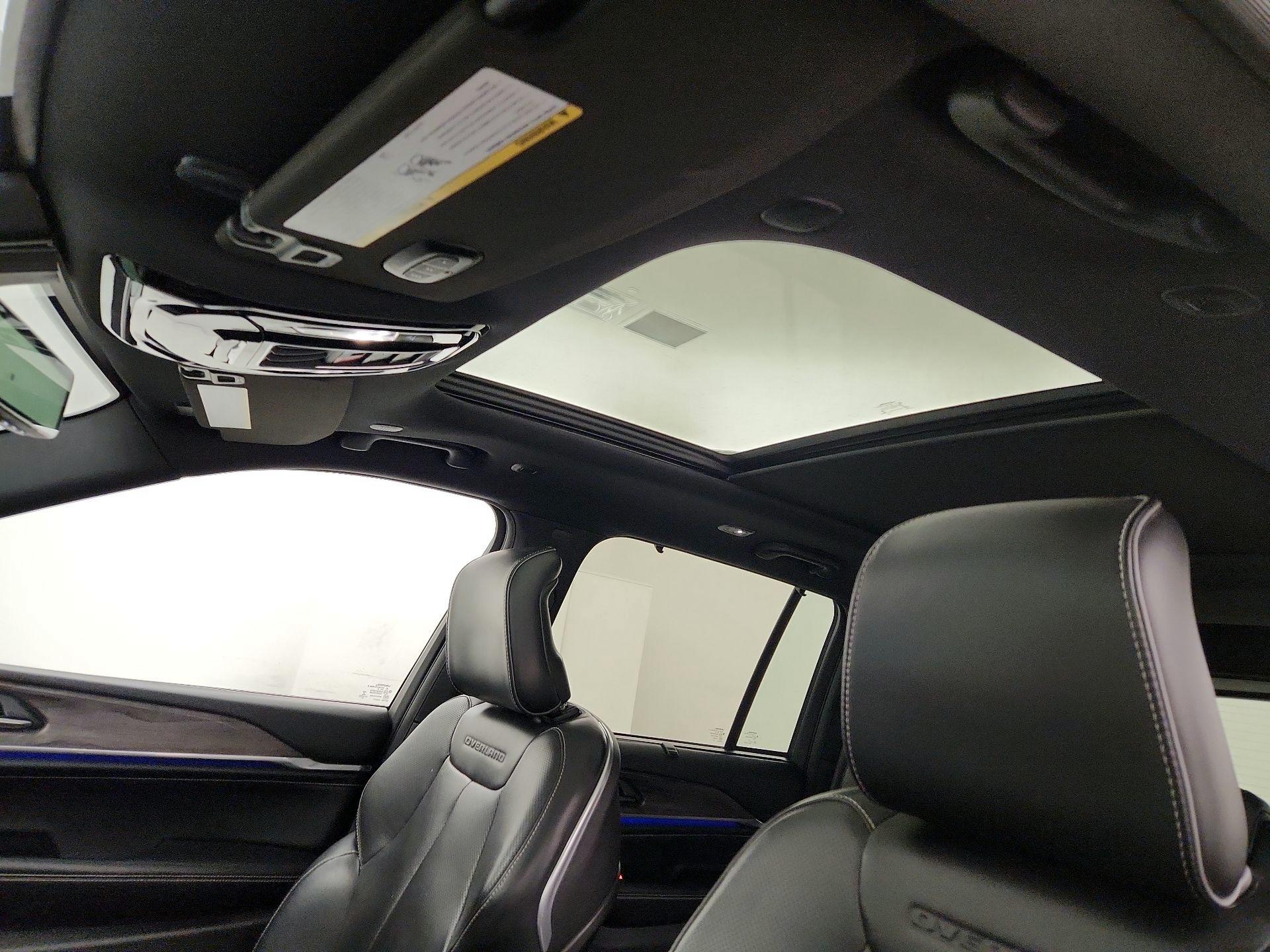 Thumbnail: 2022 Jeep Grand Cherokee - 20