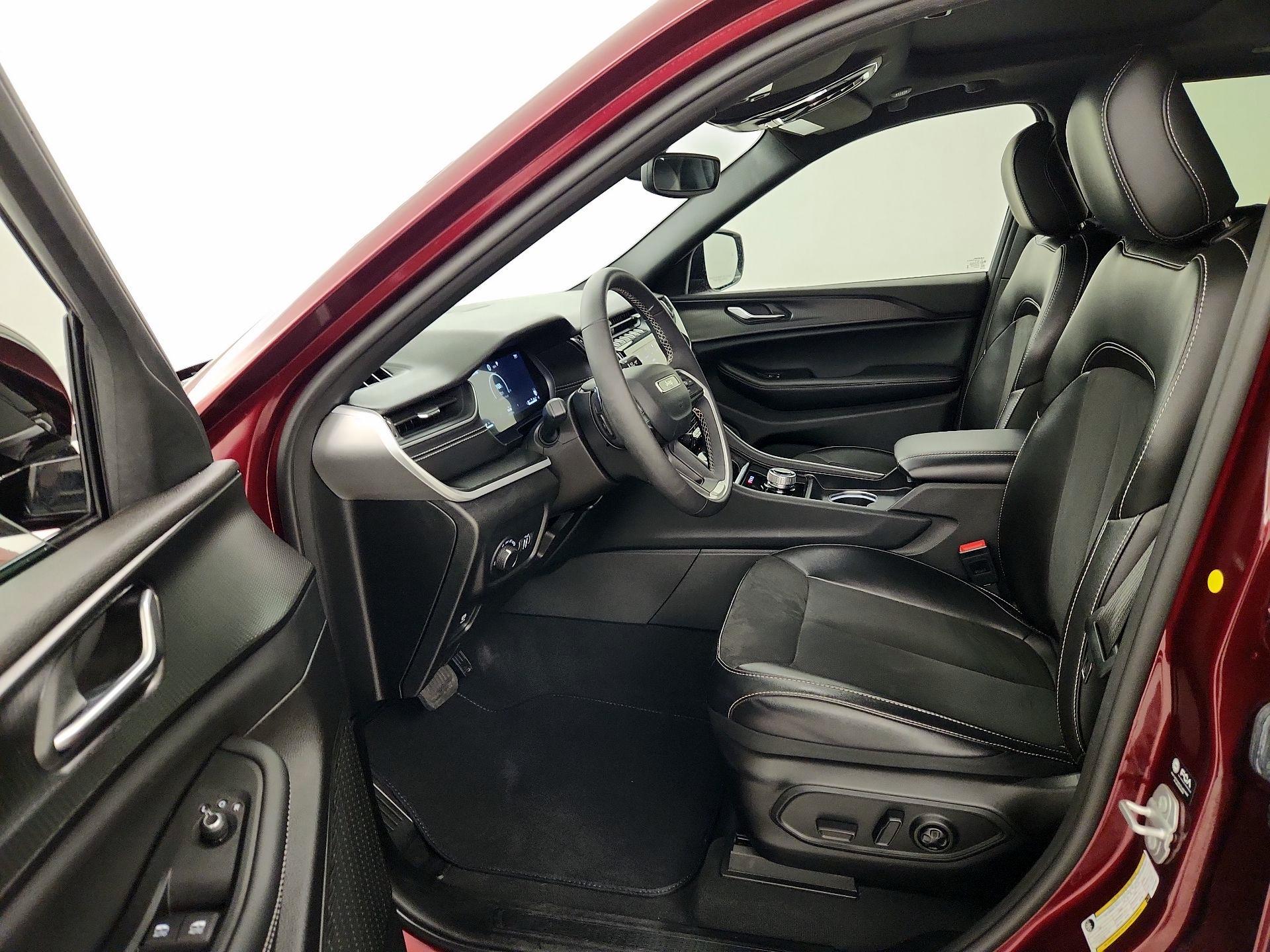 Thumbnail: 2024 Jeep Grand Cherokee - 11