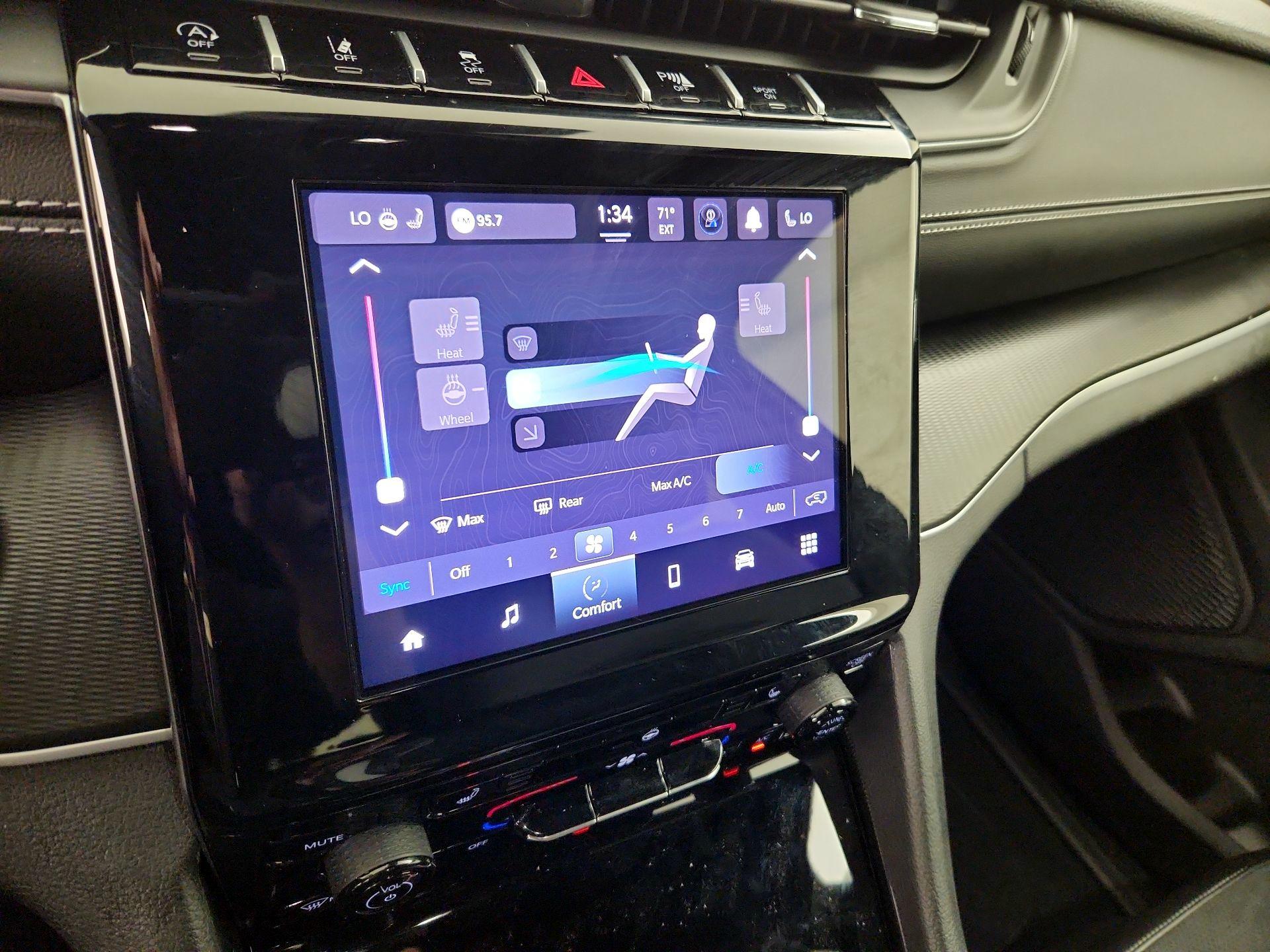 Thumbnail: 2024 Jeep Grand Cherokee - 16