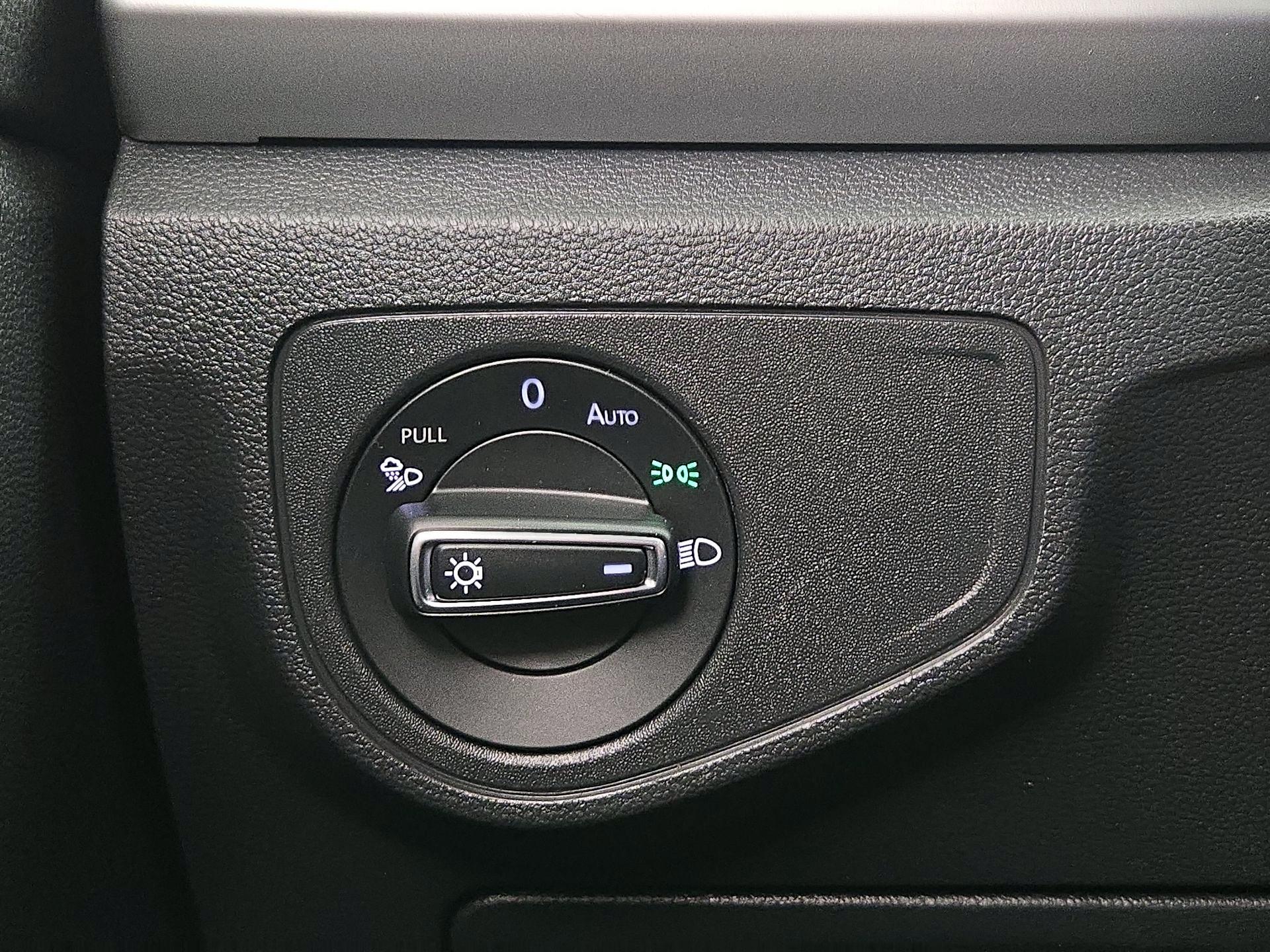 Thumbnail: 2021 Volkswagen Atlas - 13