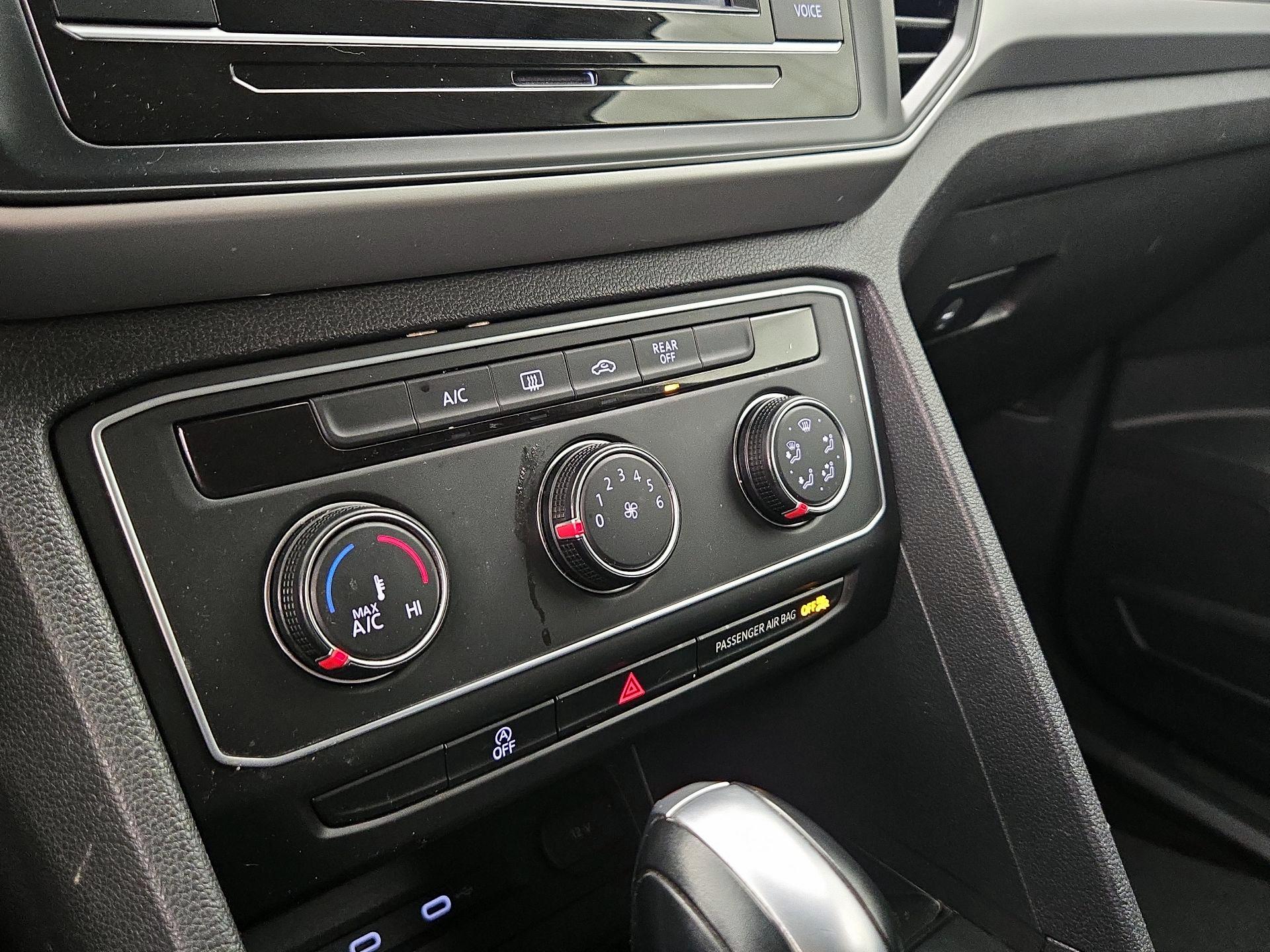 Thumbnail: 2021 Volkswagen Atlas - 16