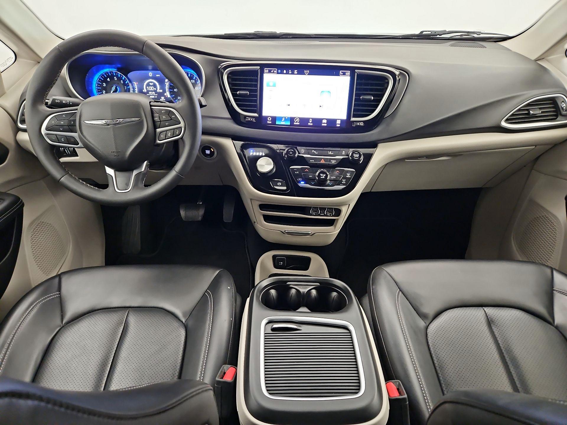 Thumbnail: 2023 Chrysler Pacifica - 9