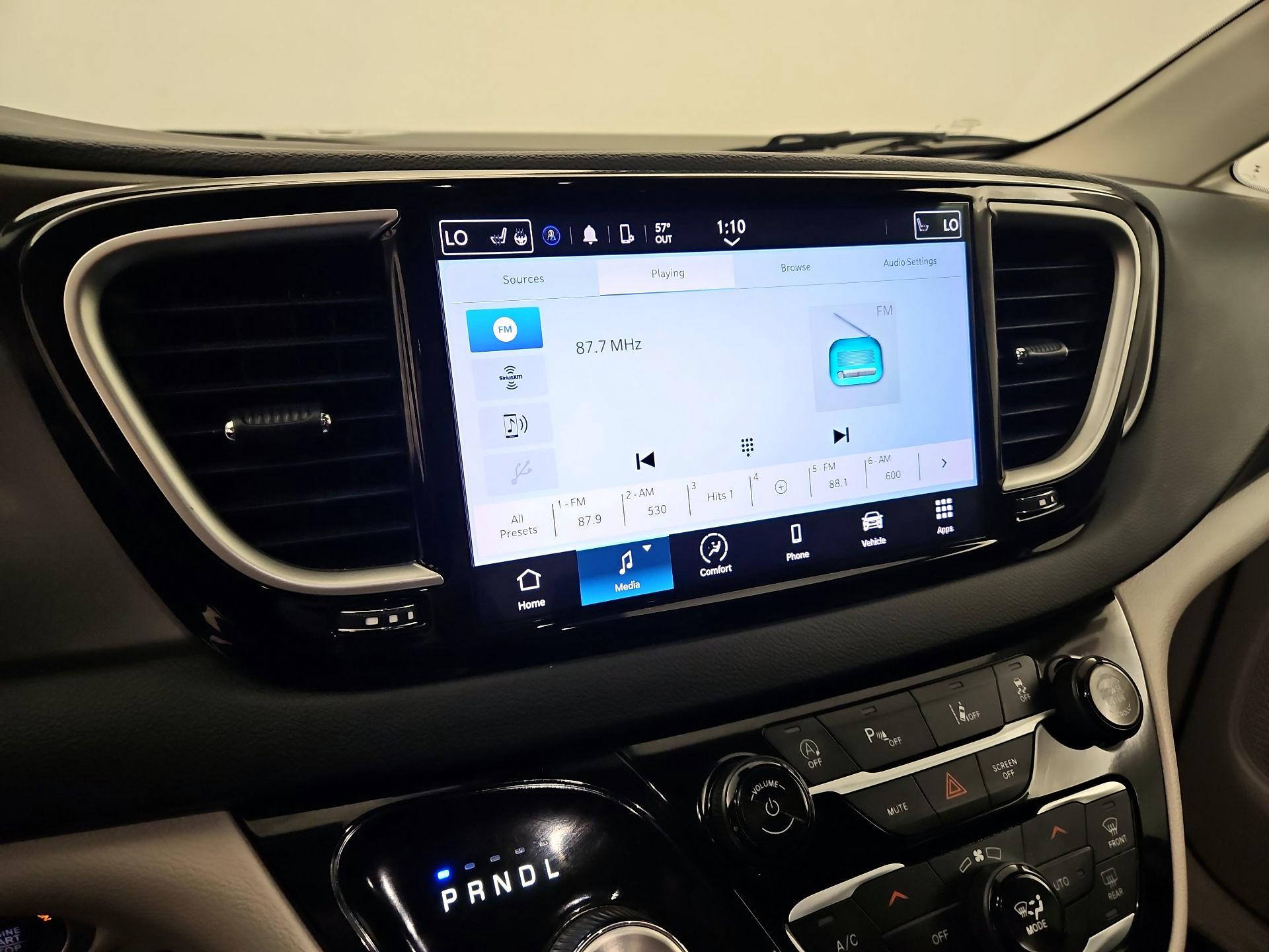 Thumbnail: 2023 Chrysler Pacifica - 15