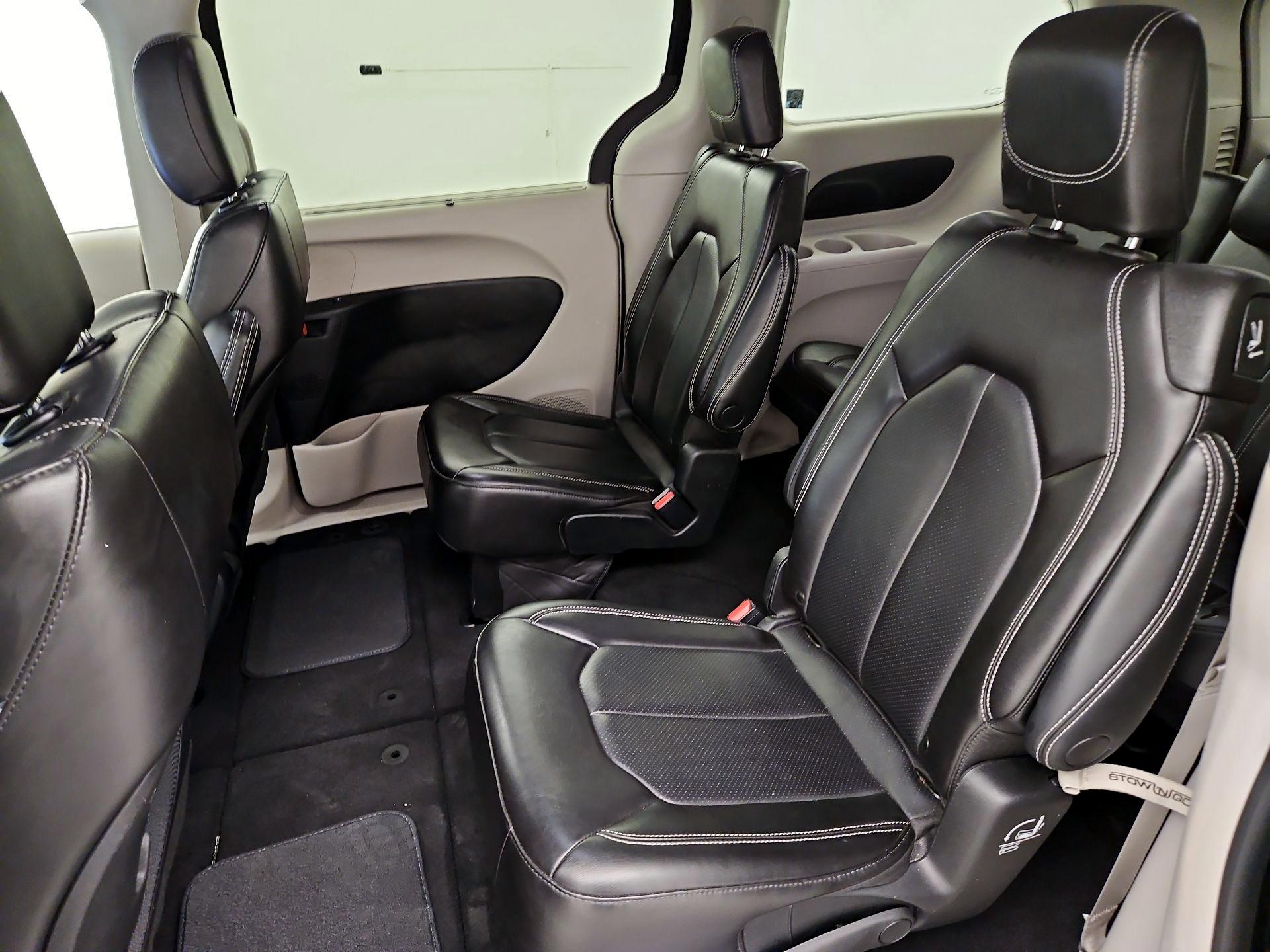 Thumbnail: 2023 Chrysler Pacifica - 19