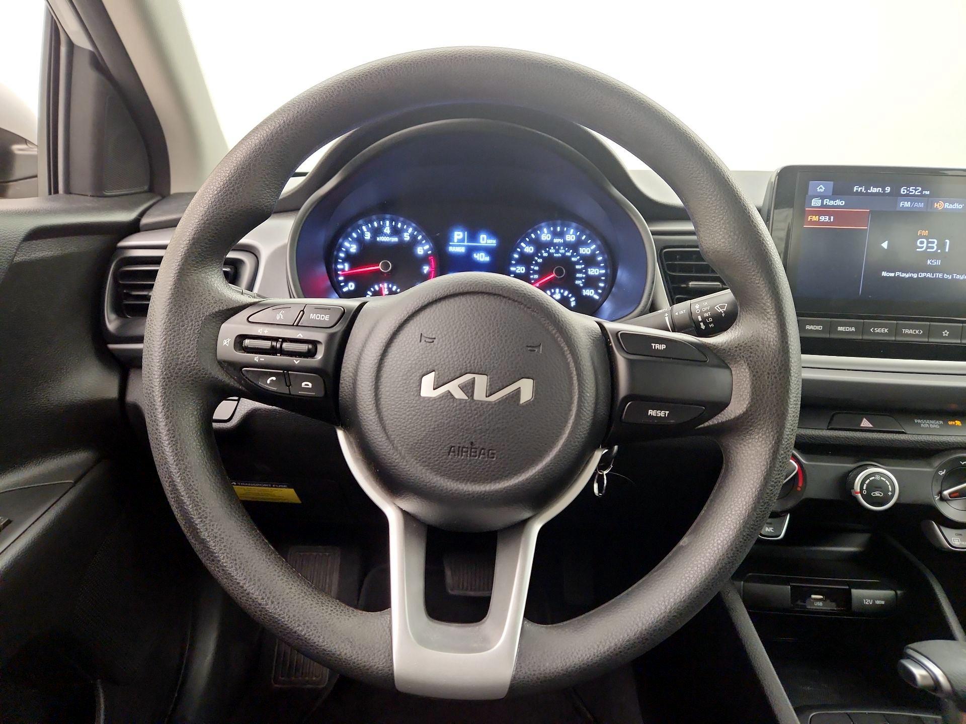 Thumbnail: 2023 Kia Rio - 10