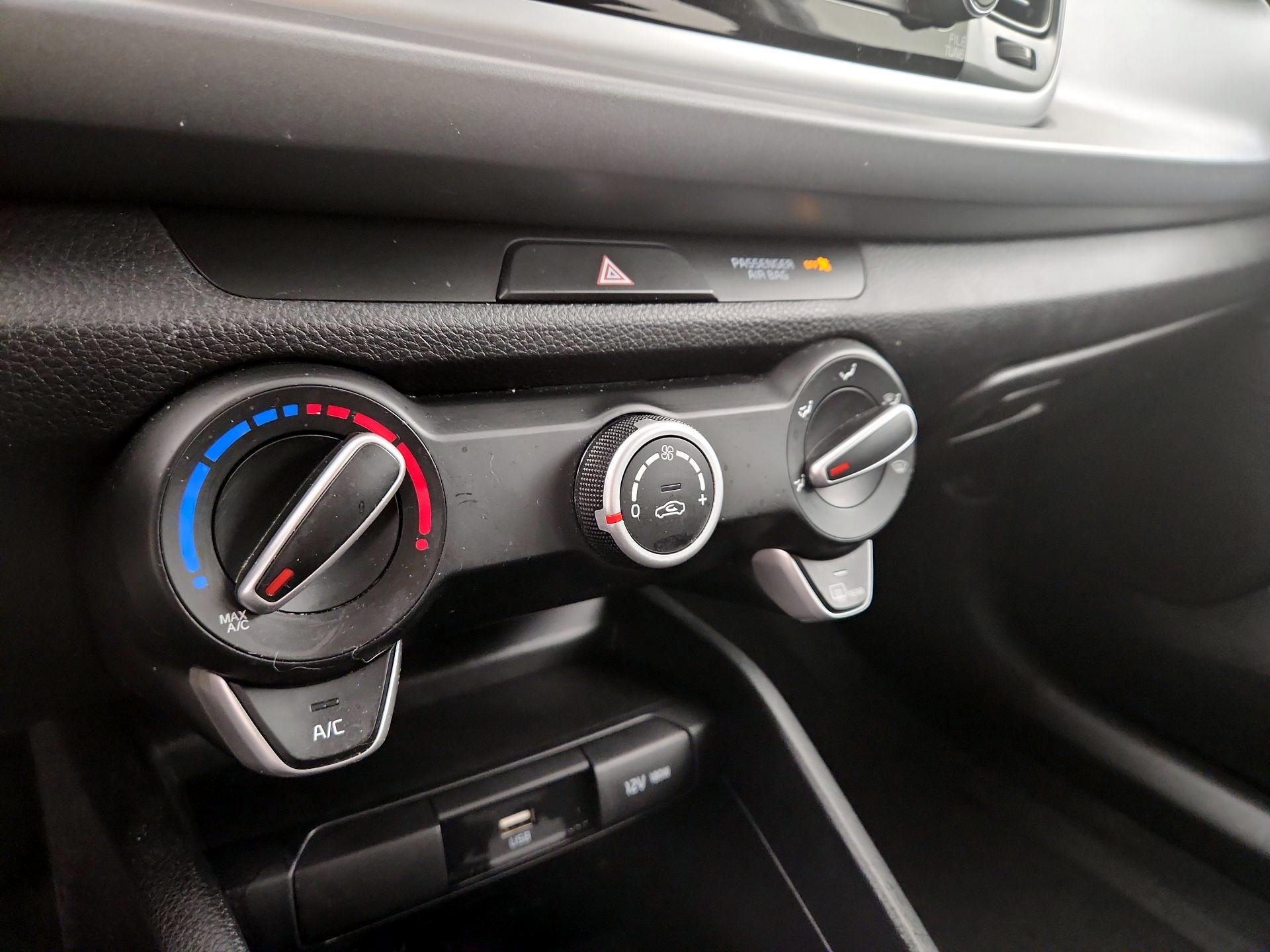 Thumbnail: 2023 Kia Rio - 15