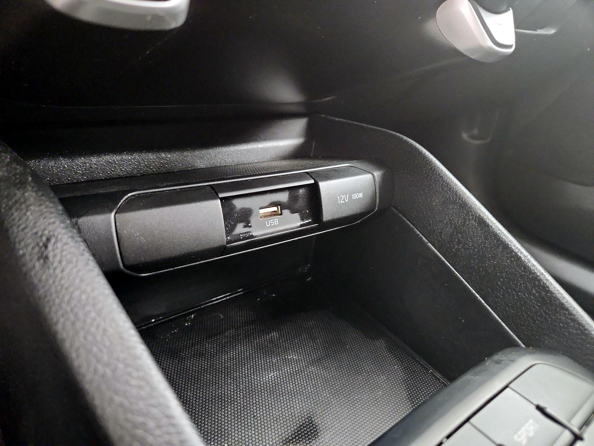 Thumbnail: 2023 Kia Rio - 17