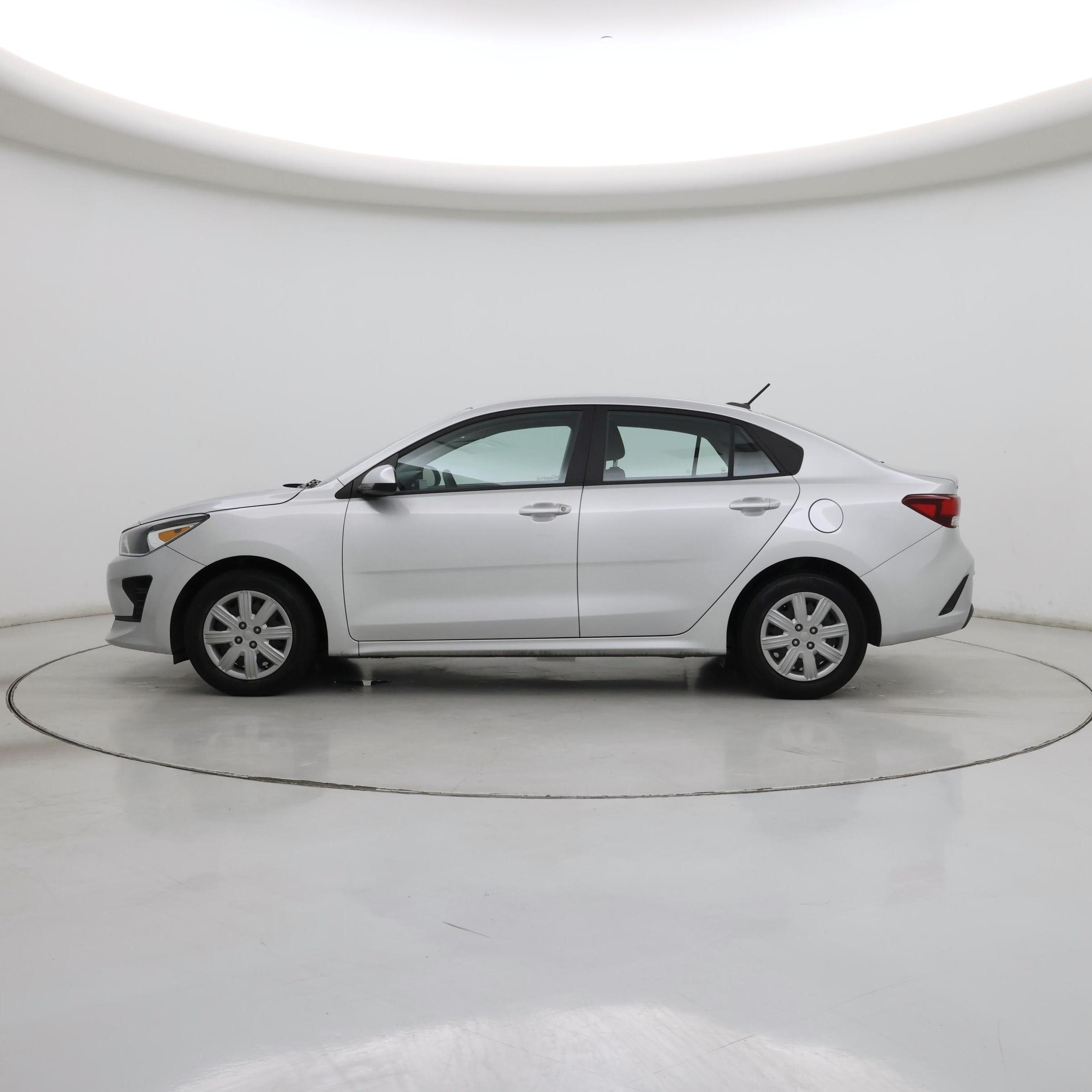 Thumbnail: 2023 Kia Rio - 3