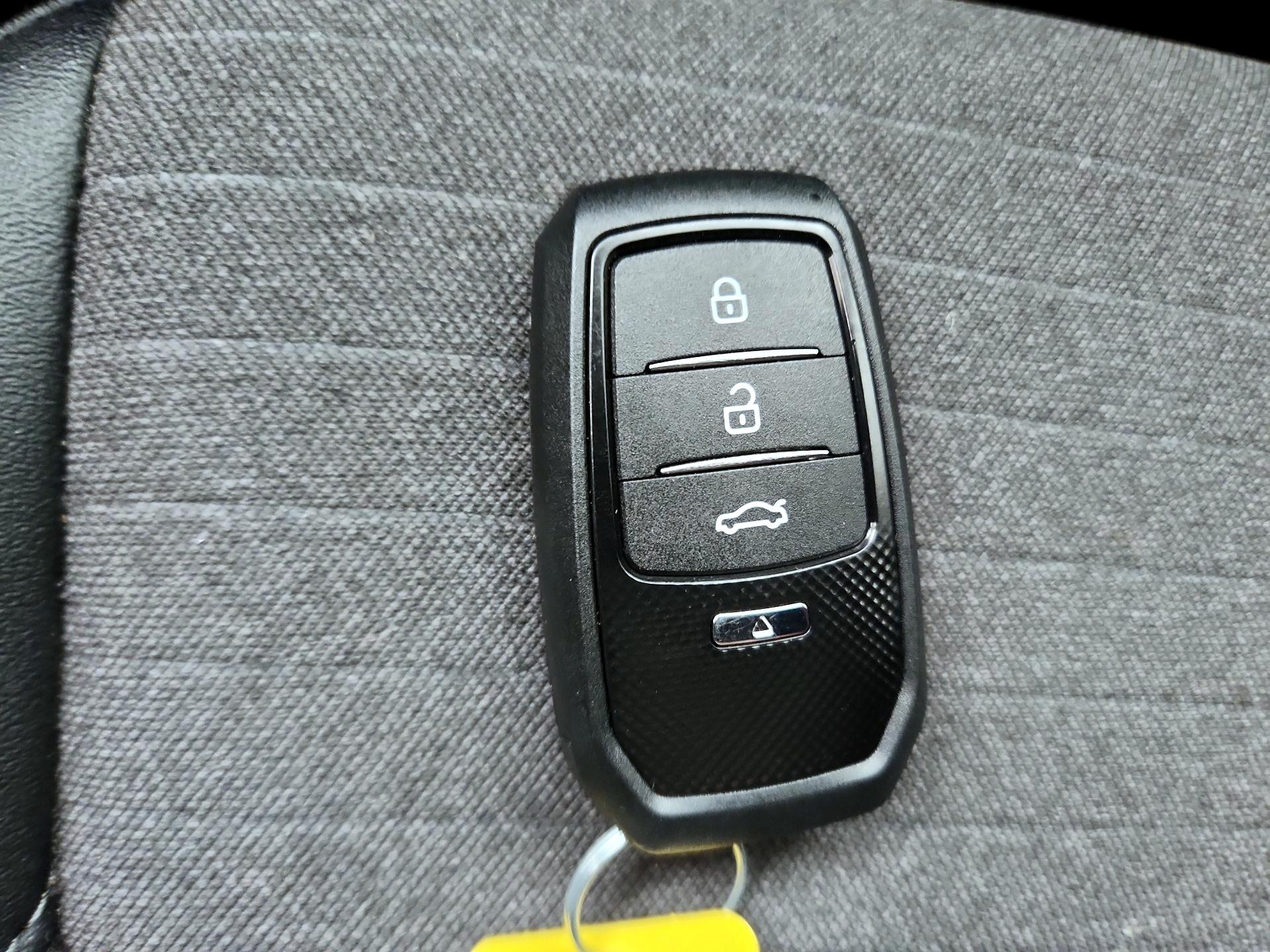 Thumbnail: 2022 Kia Seltos - 18