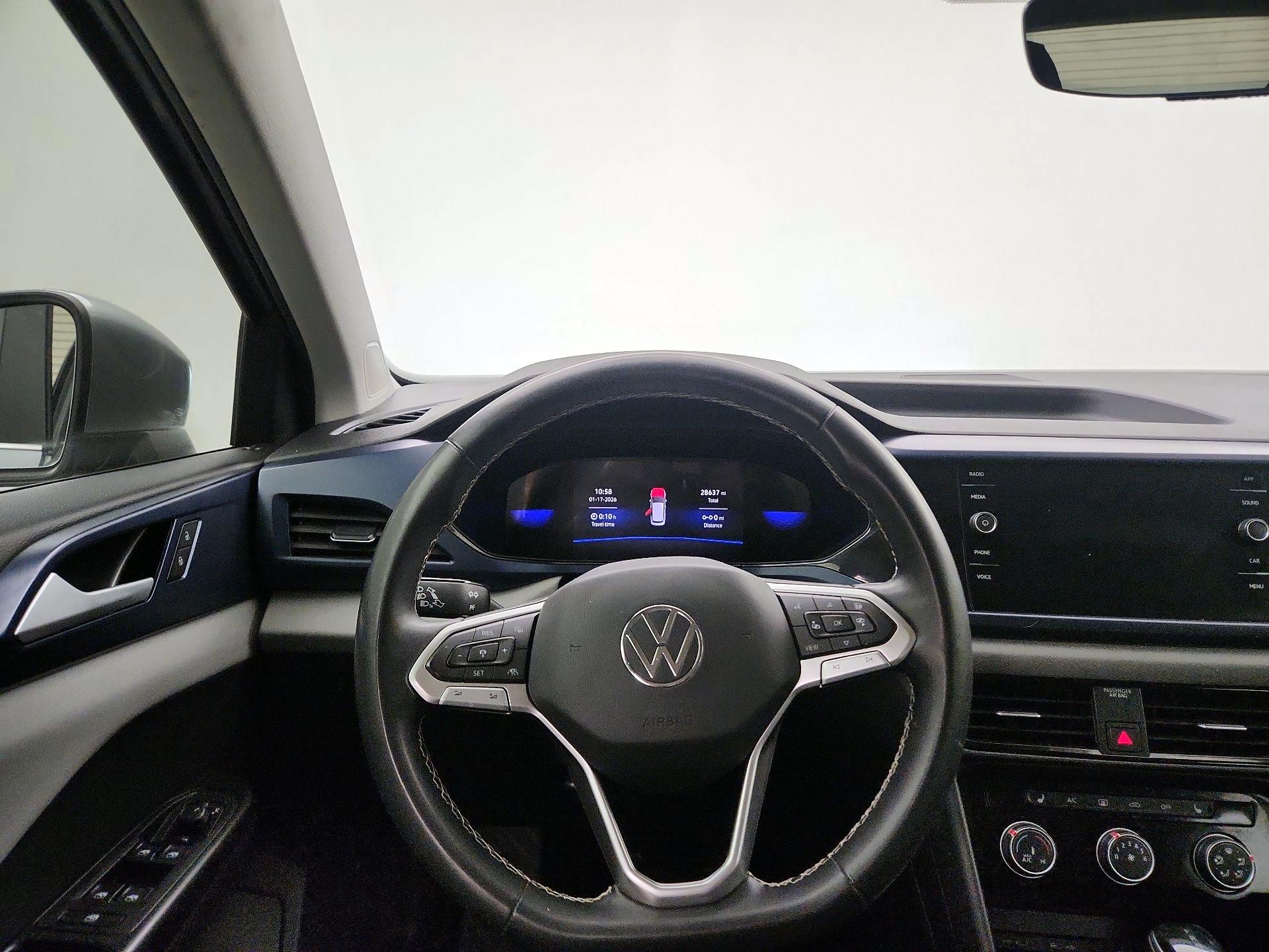 Thumbnail: 2023 Volkswagen Taos - 10