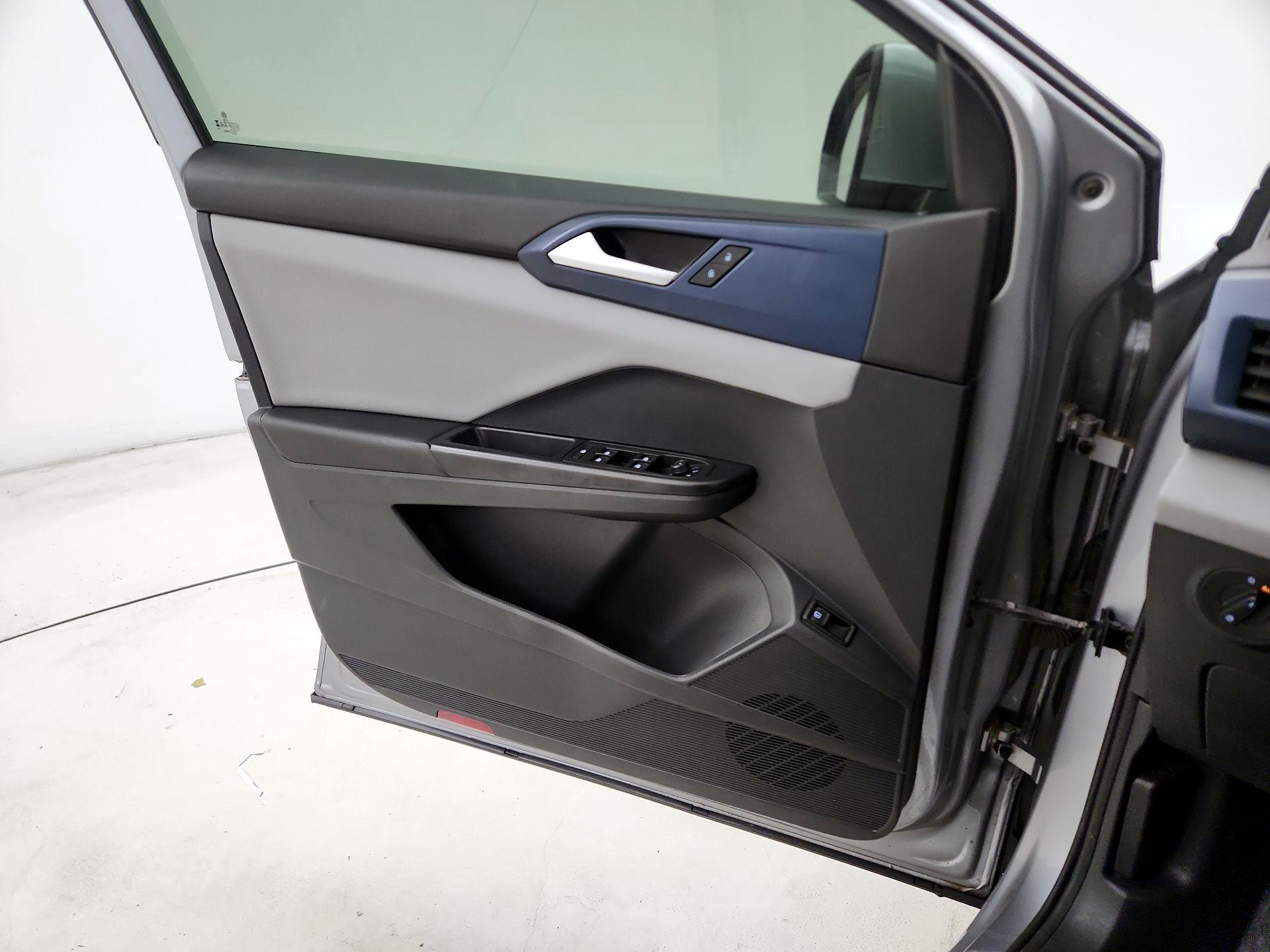 Thumbnail: 2023 Volkswagen Taos - 12