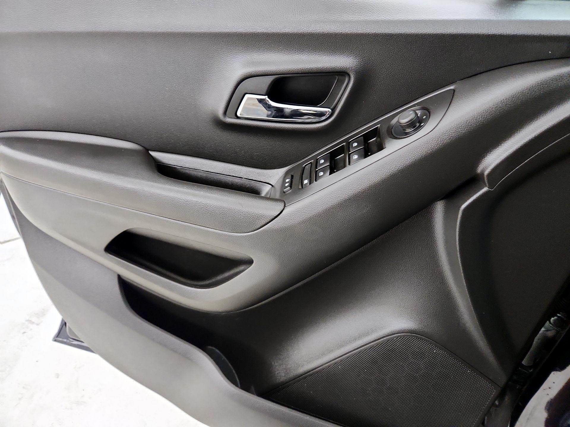 Thumbnail: 2022 Chevrolet Trax - 12