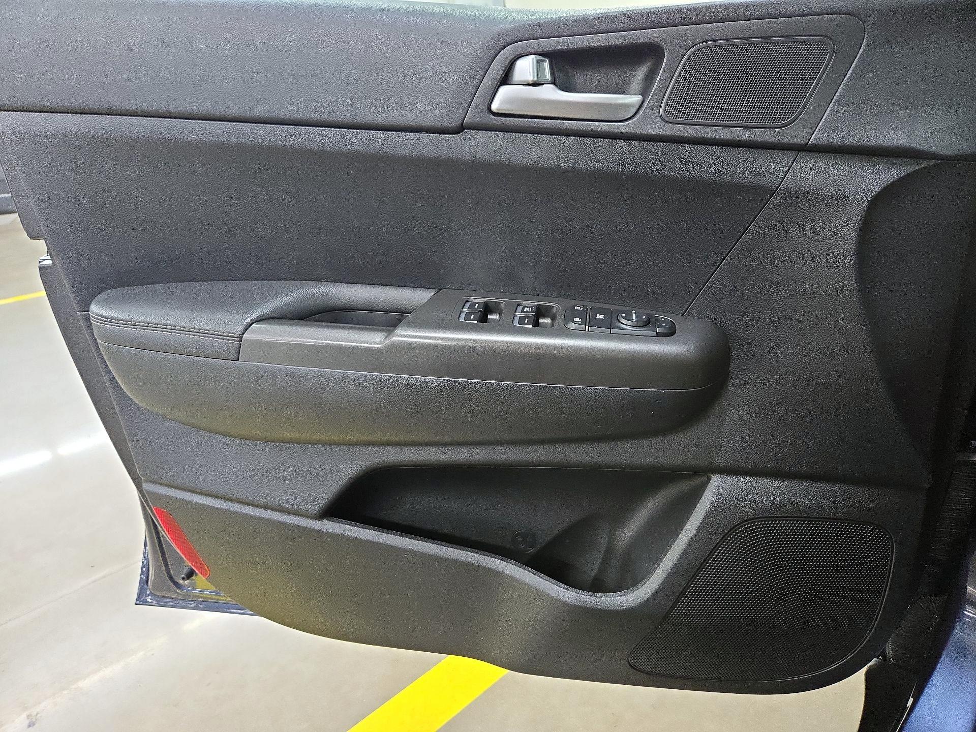 Thumbnail: 2022 Kia Sportage - 12