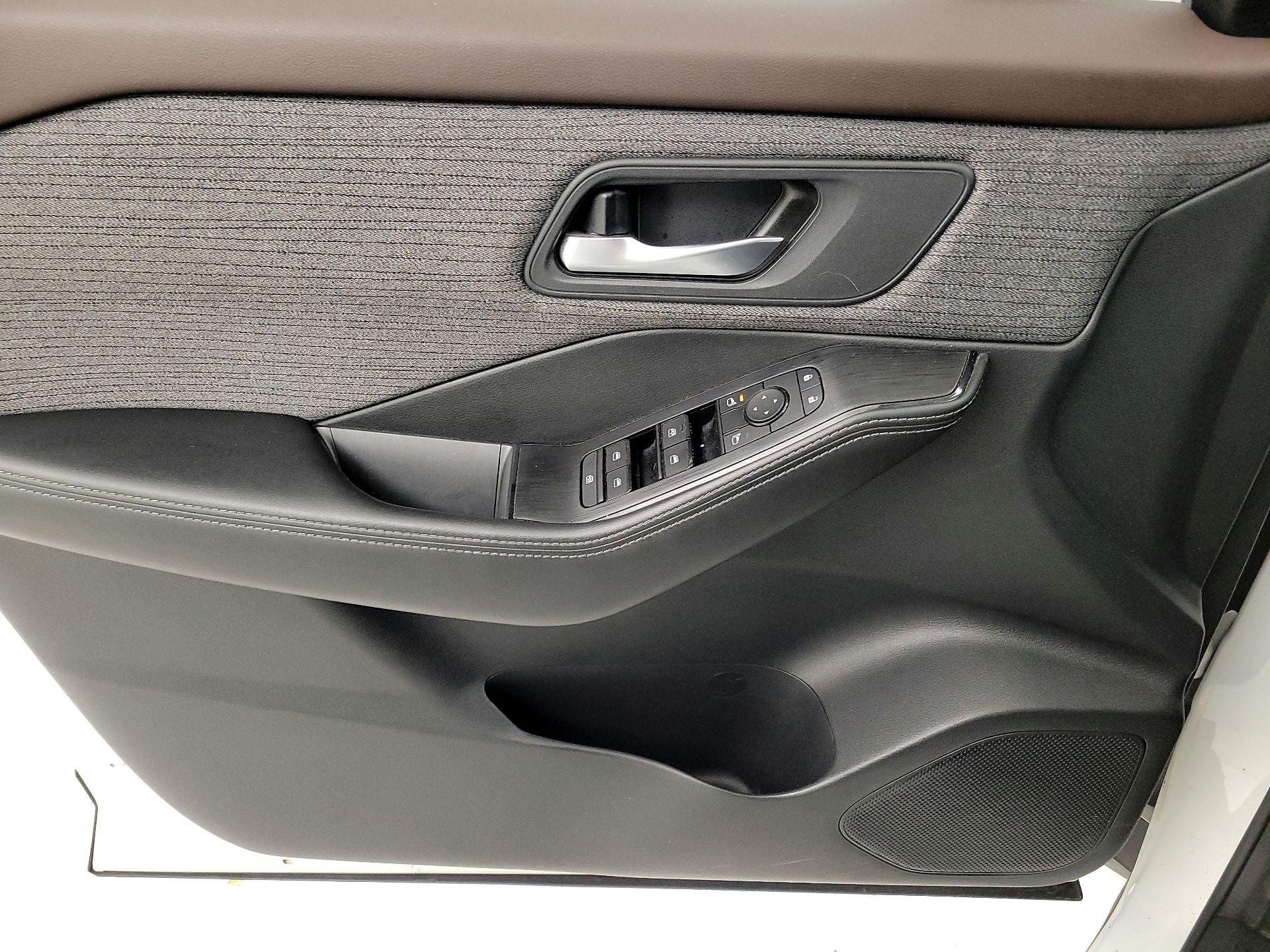 Thumbnail: 2021 Nissan Rogue - 12