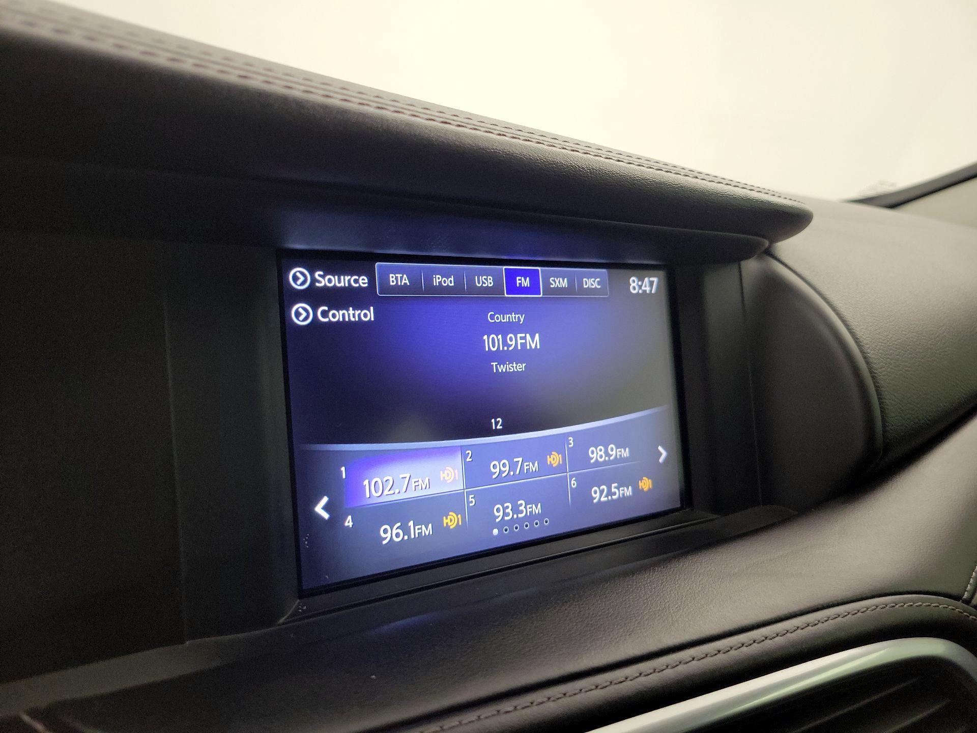 Thumbnail: 2017 INFINITI QX30 - 16