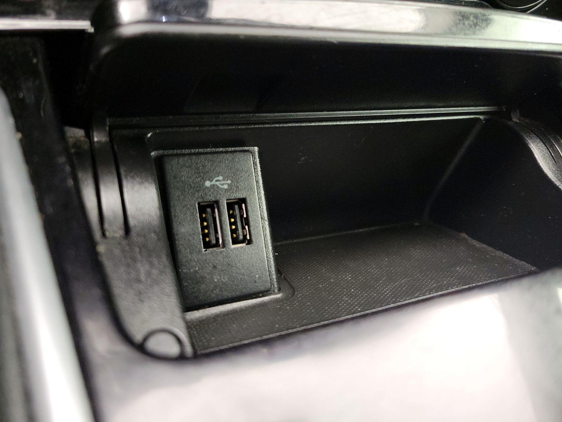 Thumbnail: 2017 INFINITI QX30 - 19