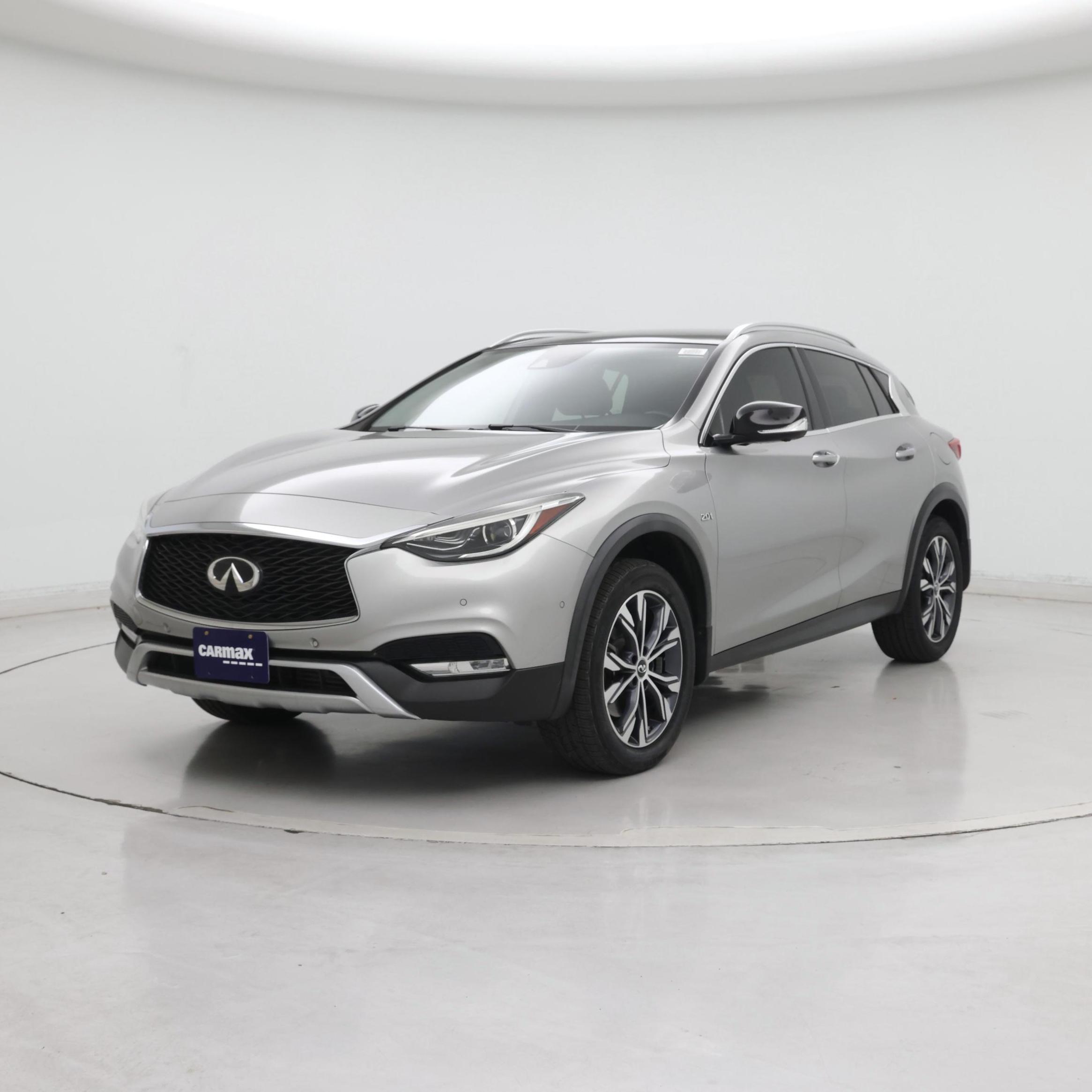 Thumbnail: 2017 INFINITI QX30 - 4